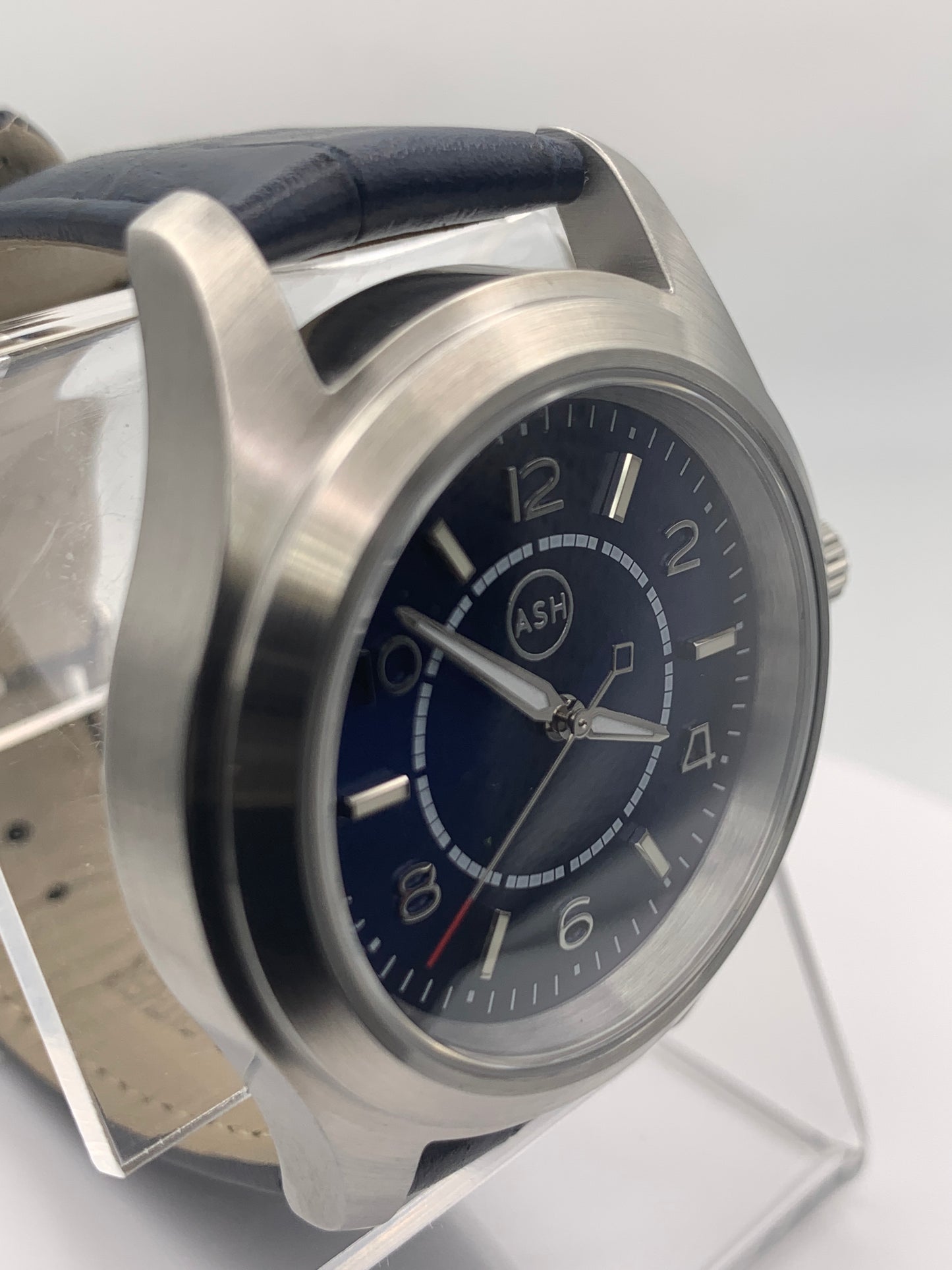 VC56 Field. 39mm Stainless steel case. Sapphire crystal. NH38 automatic movement.