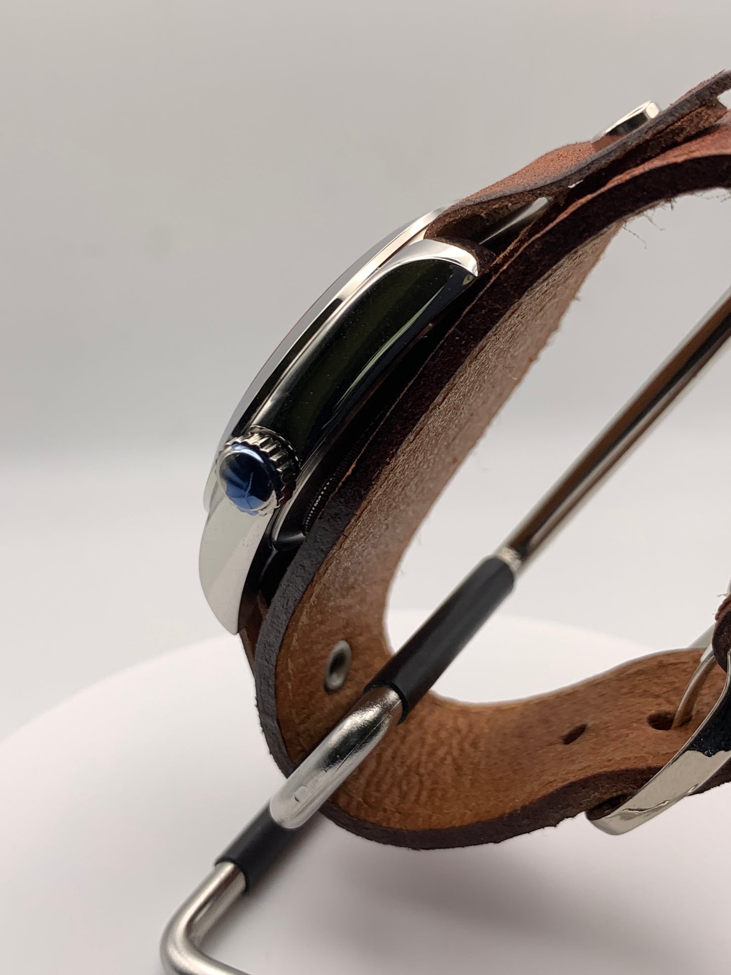 Red Five. 39mm Stainless steel. Sapphire crystal. Seiko NH38.