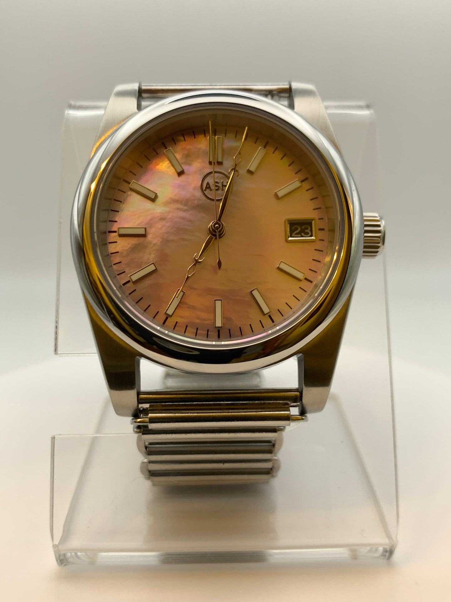 First Light. 36mm Stainless steel case. Beautiful MOP dial. Sapphire crystal. NH35 automatic movement. Bonklip.