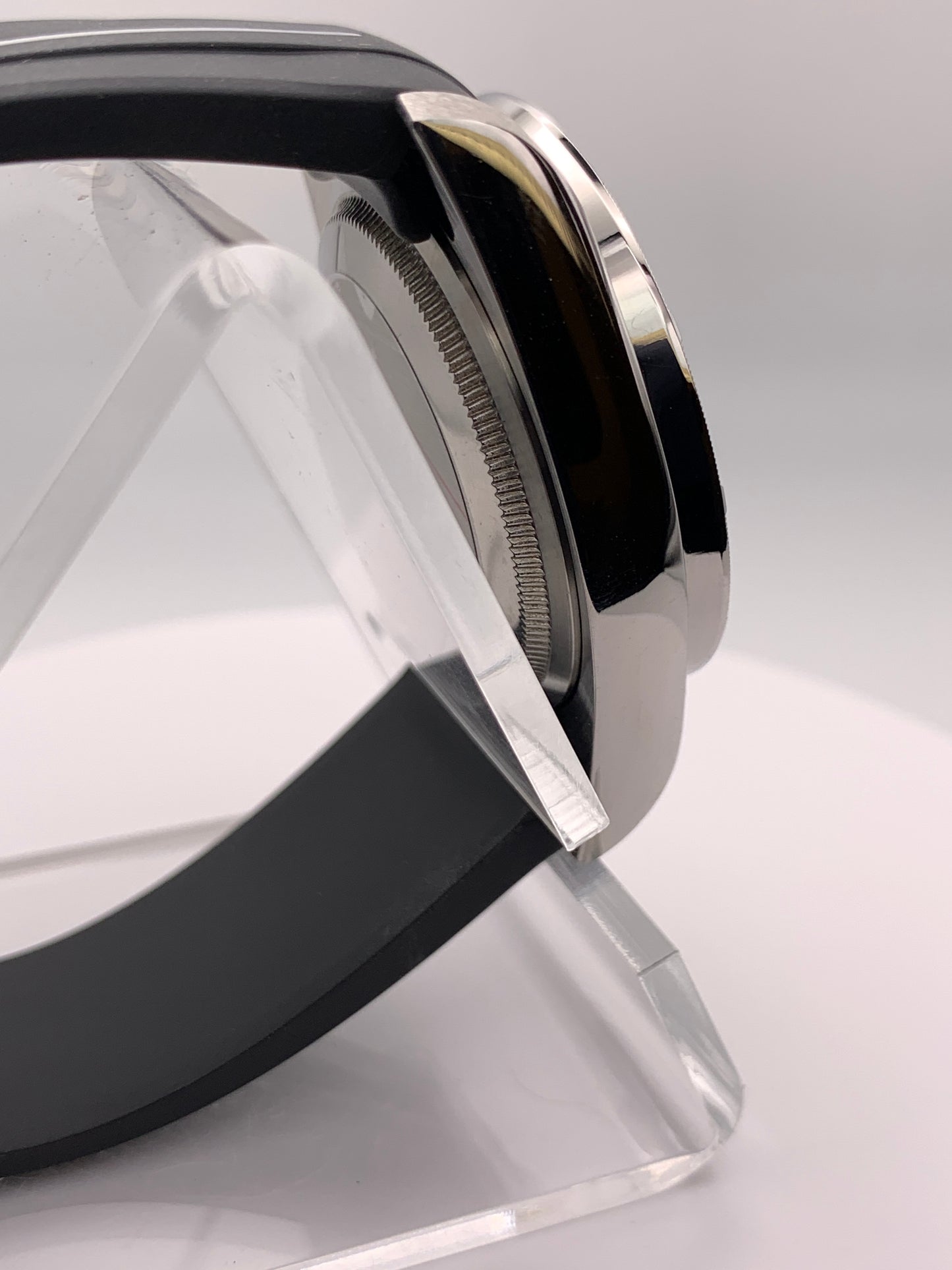 Purple natural stone dial. 39mm engine turned case.