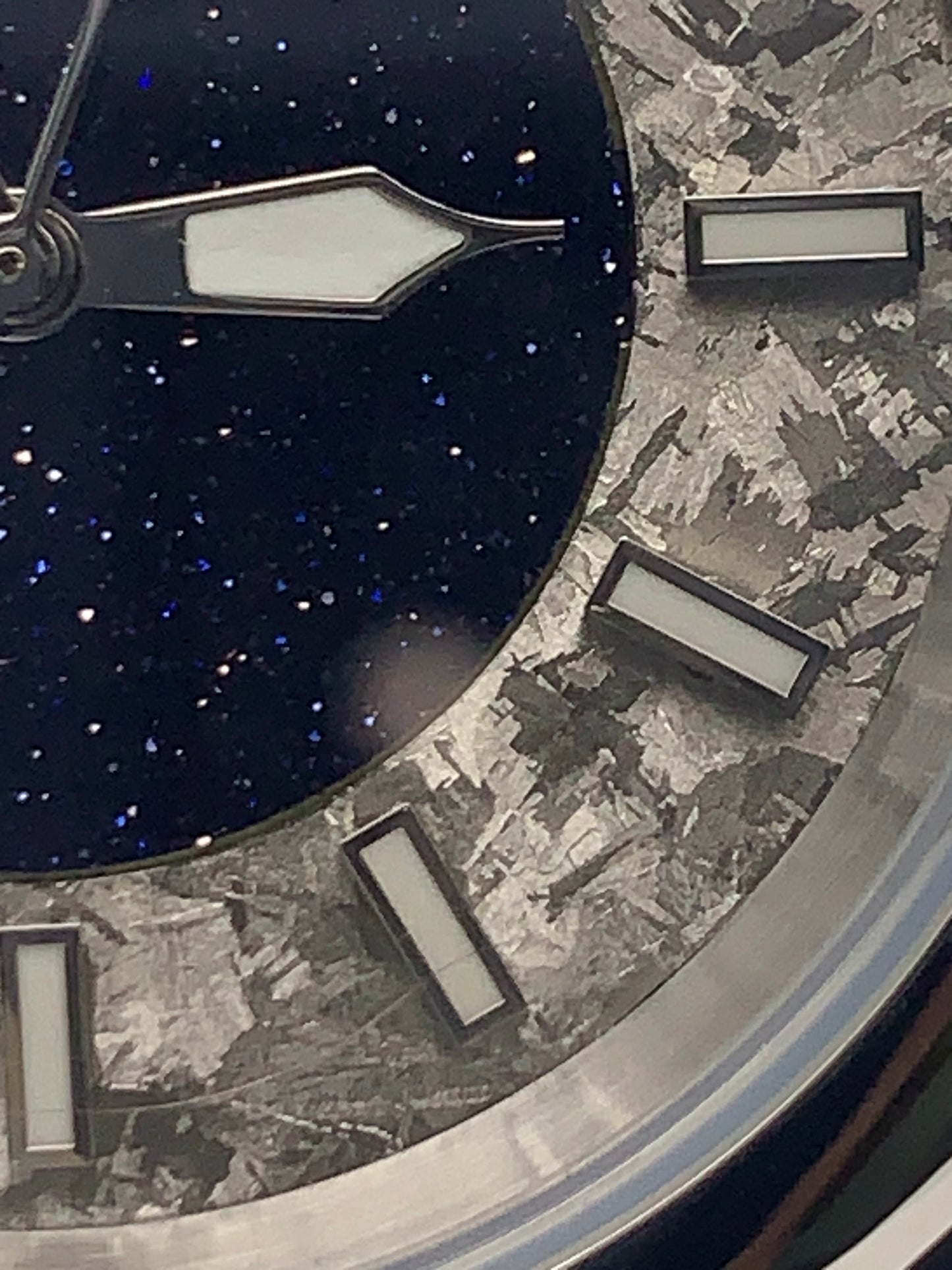 Monolith. 39mm Stainless steel. Sapphire crystal. Seiko NH38.