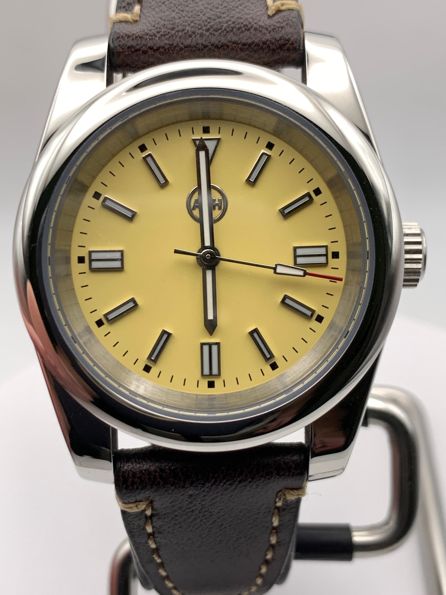 Sunny 1.1 - 36mm Stainless steel case. Sapphire crystal.  Seiko NH38.