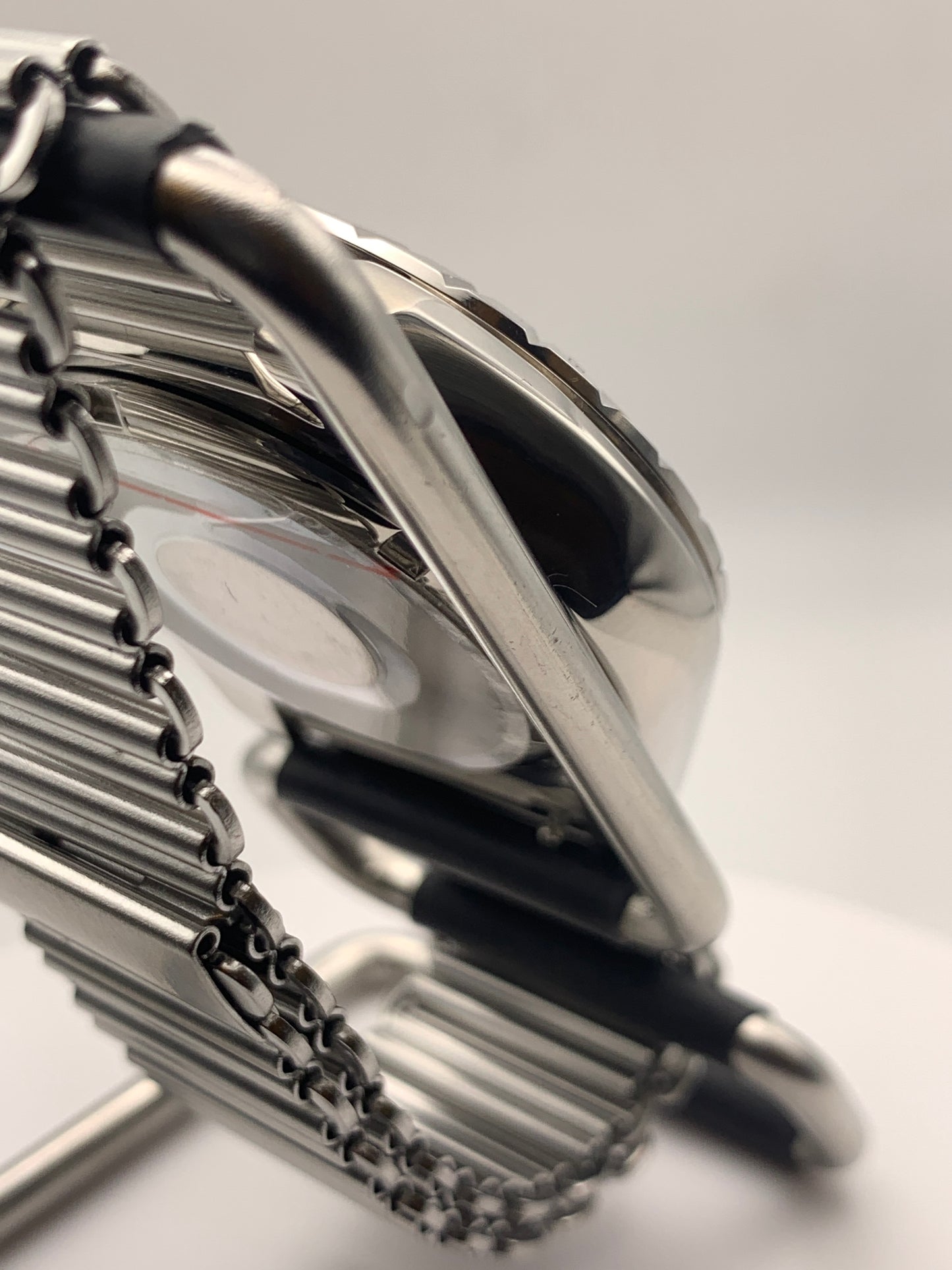 Party-whirl. 41mm Stainless steel.  Sapphire crystal.  Seiko NH35. Bonklip.