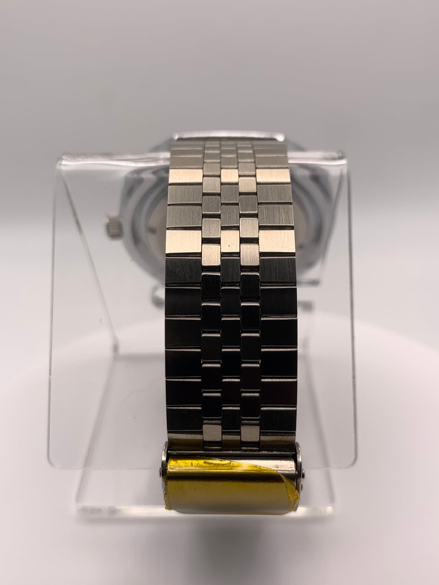 GORT. 41mm Vintage case and NOS vintage bracelet. 37mm lug to lug. MOP dial. Acrylic dome. Seiko VH31 mecha-quartz.