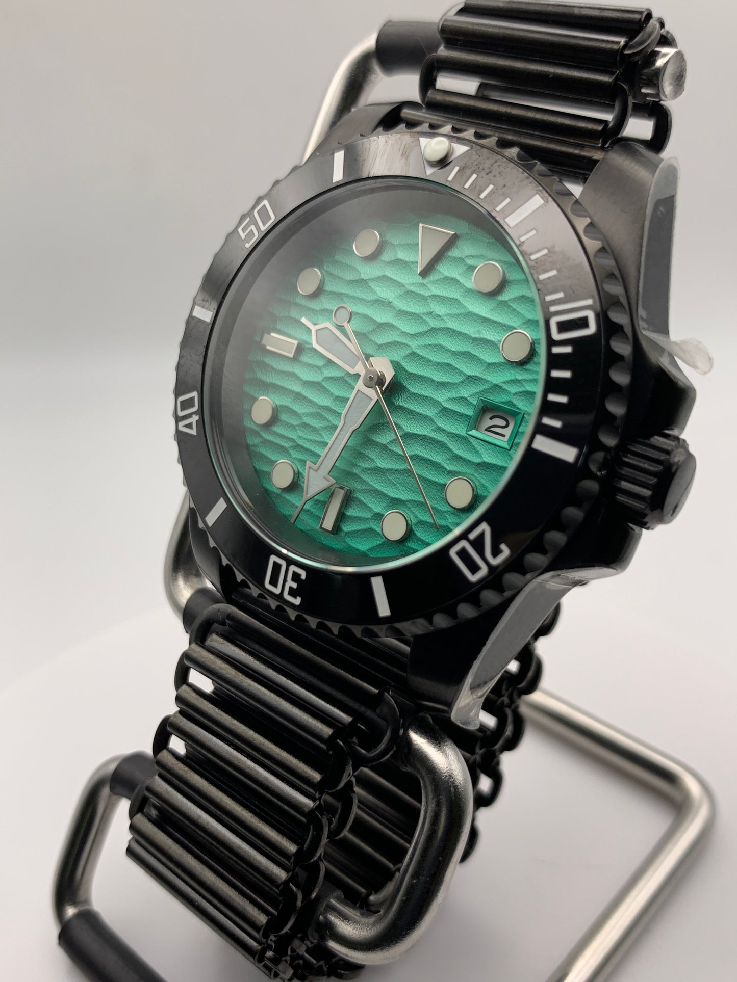 Neritic. 40mm PVD coated stainless steel case. Sapphire crystal. Seiko NH35.