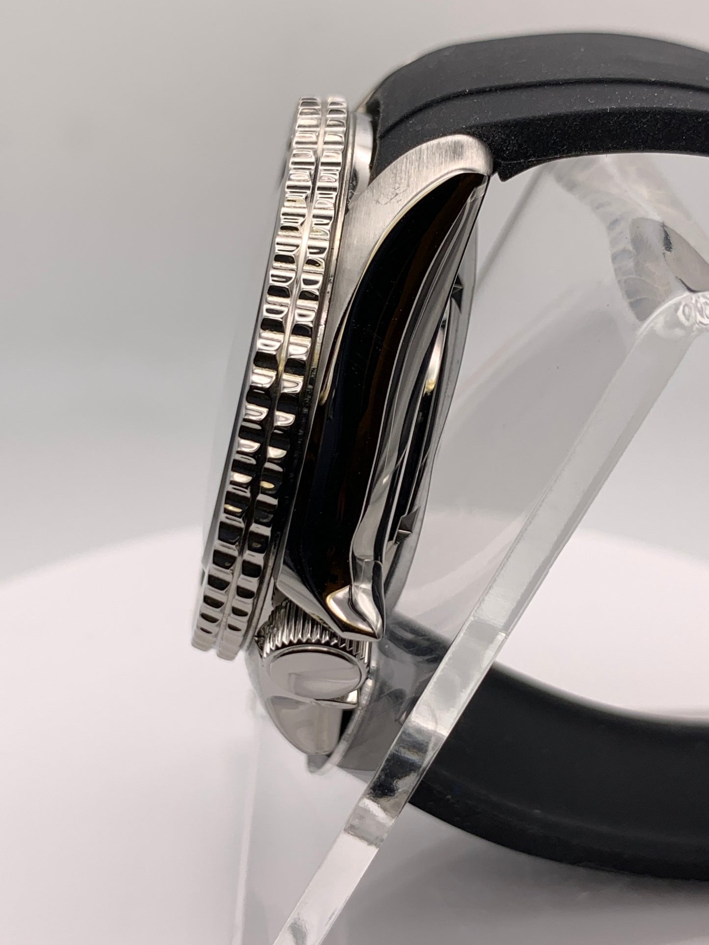Happy. 42mm Stainless steel cushion case. Sapphire crystal. NH35 automatic.