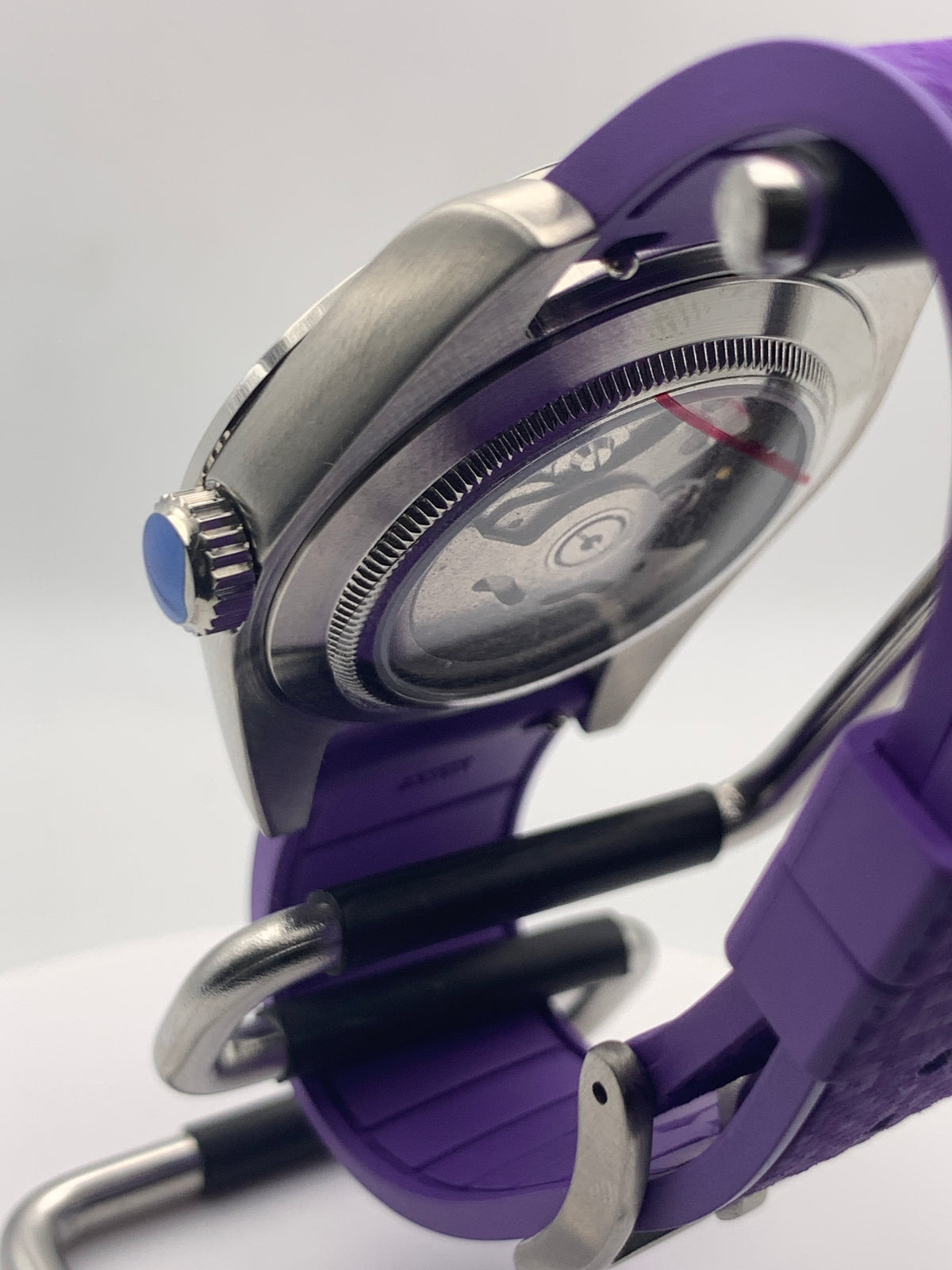 Particle Accelerator. 39mm stainless steel case. Sapphire crystal. Seiko NH35 with black date wheel.