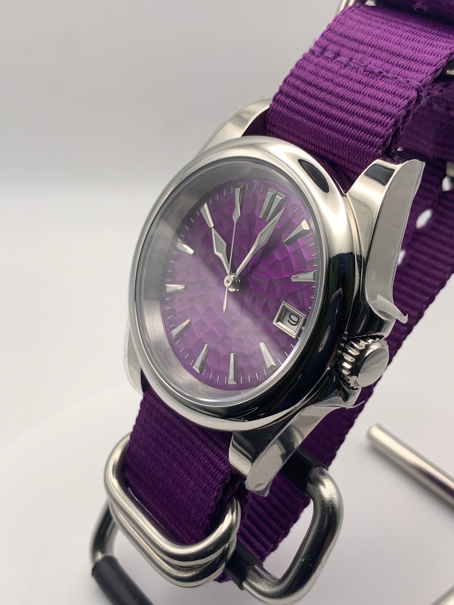 OGCola - Cherry. 39mm stainless steel. Sapphire crystal. Seiko NH35.