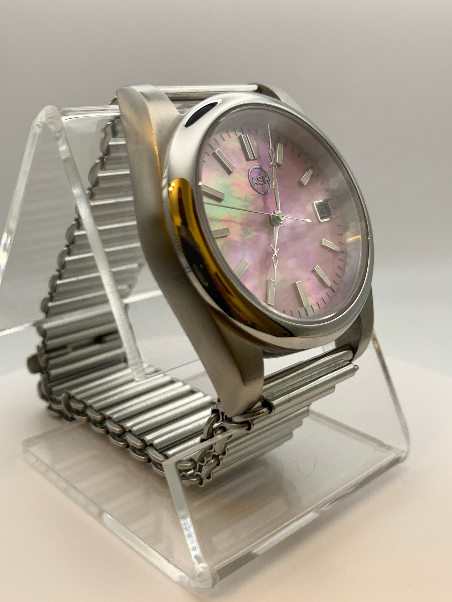 First Light. 36mm Stainless steel case. Beautiful MOP dial. Sapphire crystal. NH35 automatic movement. Bonklip.