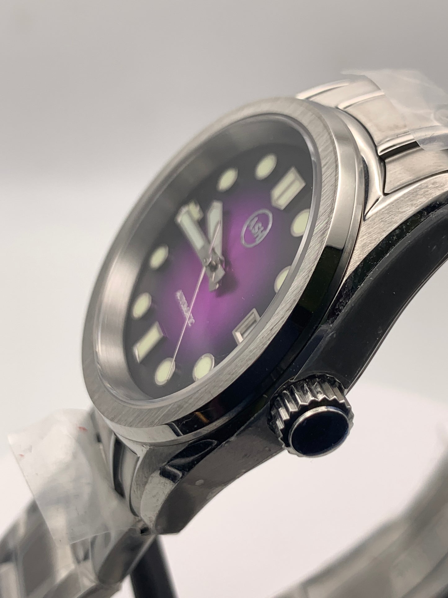OGCola - Blackberry. 38mm stainless steel case with matching bracelet. Sapphire crystal. Seiko NH35