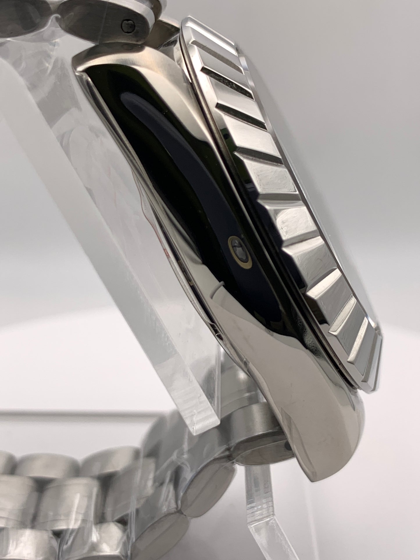 Indra’s Net. 41mm Stainless steel case.  Sapphire crystal. Seiko NH38.