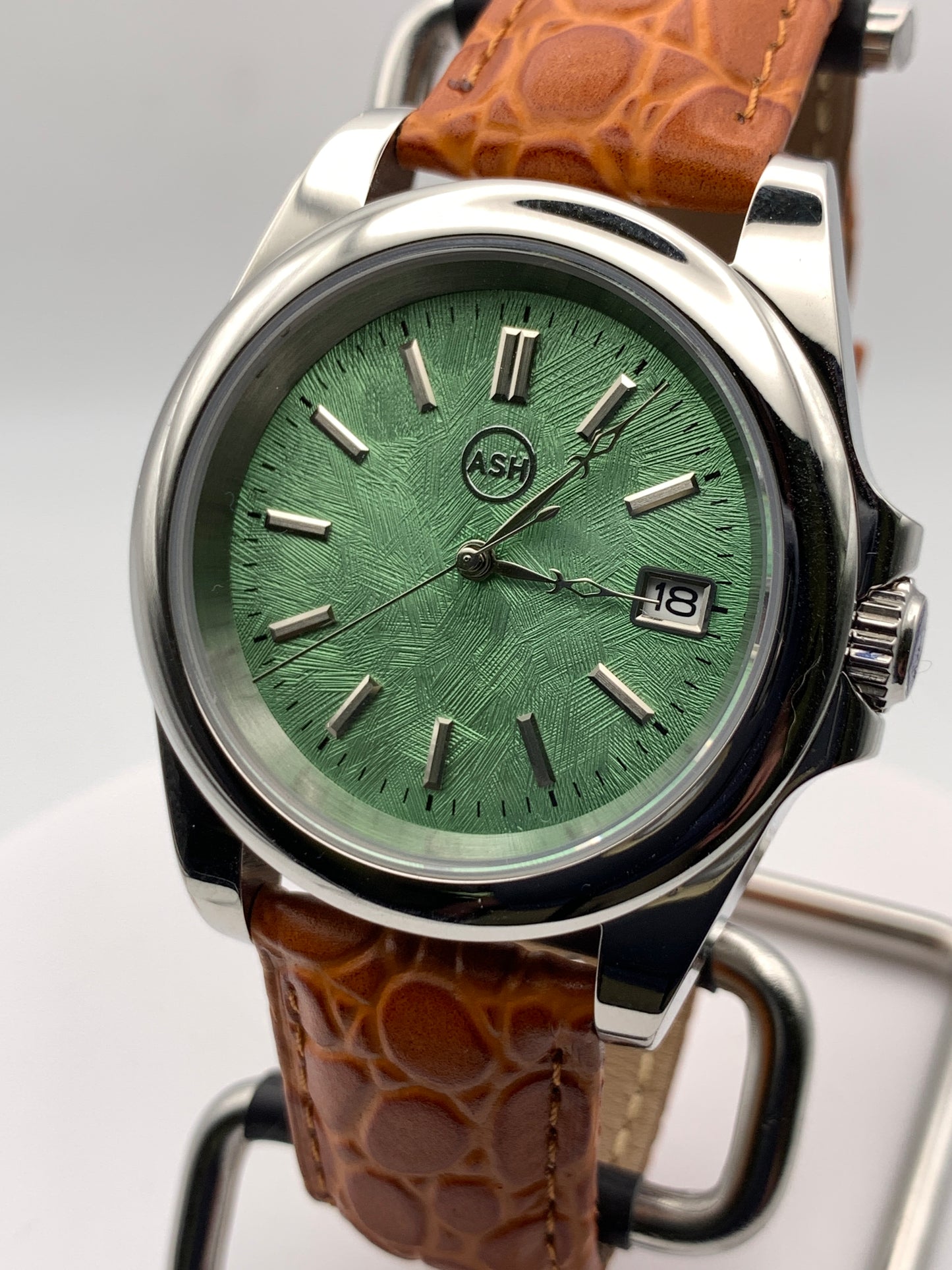 Second Nature 1.1 - 39mm stainless steel case. Sapphire crystal. Seiko NH35.