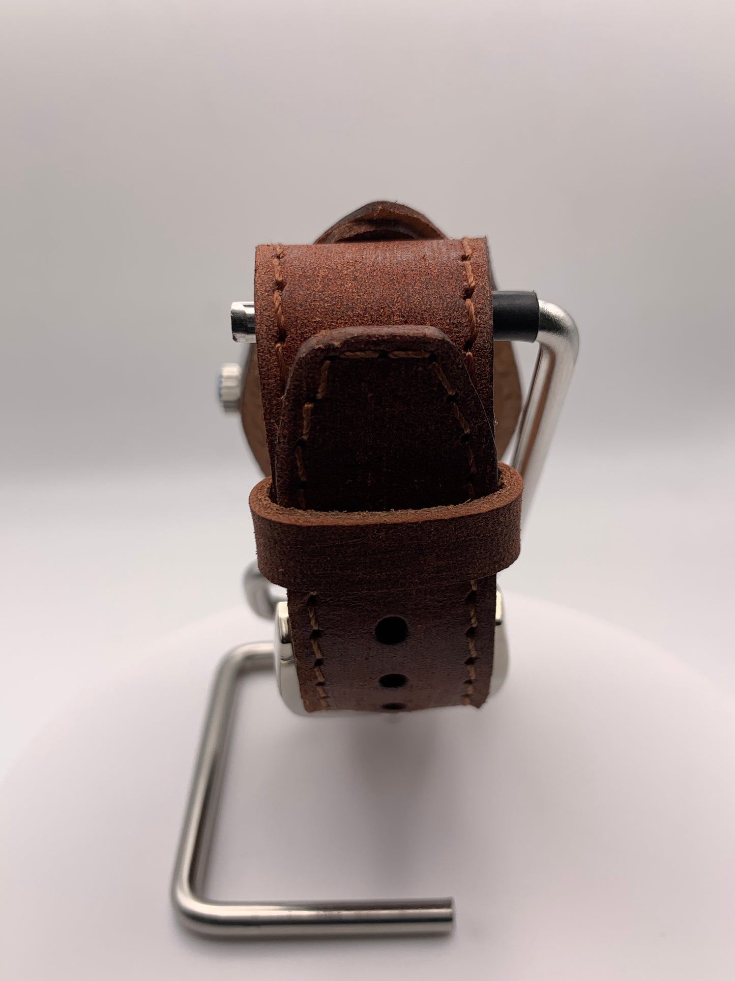 Red Five. 39mm Stainless steel. Sapphire crystal. Seiko NH38.