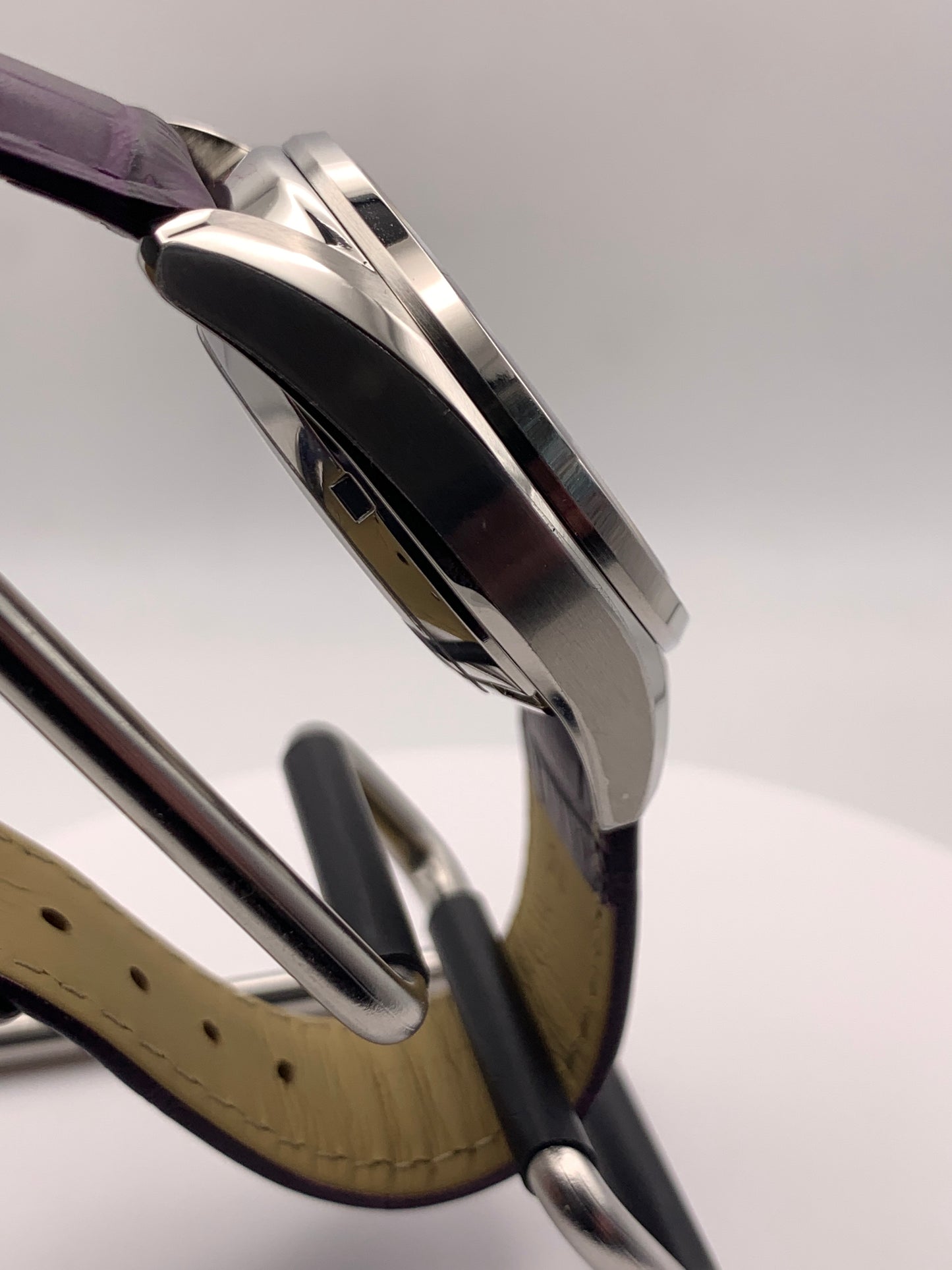 People Eater. 38mm Stainless steel. Sapphire crystal. Seiko NH38. Bracelet and leather strap included.