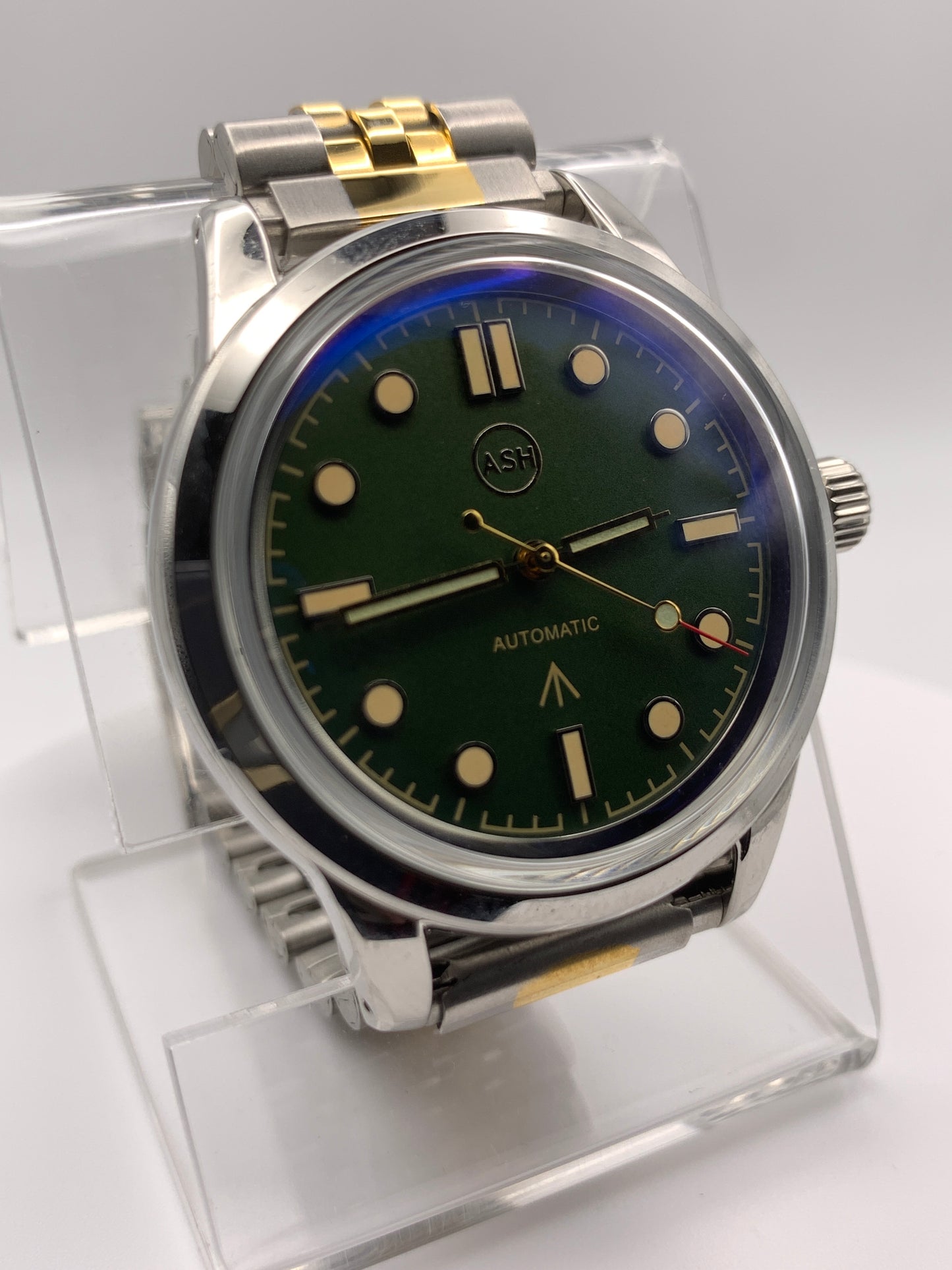 Mister Green Jeans. 39mm stainless steel. Box mineral crystal with blue AR coating. Seiko NH35 automatic. Vintage Speidel bracelet.