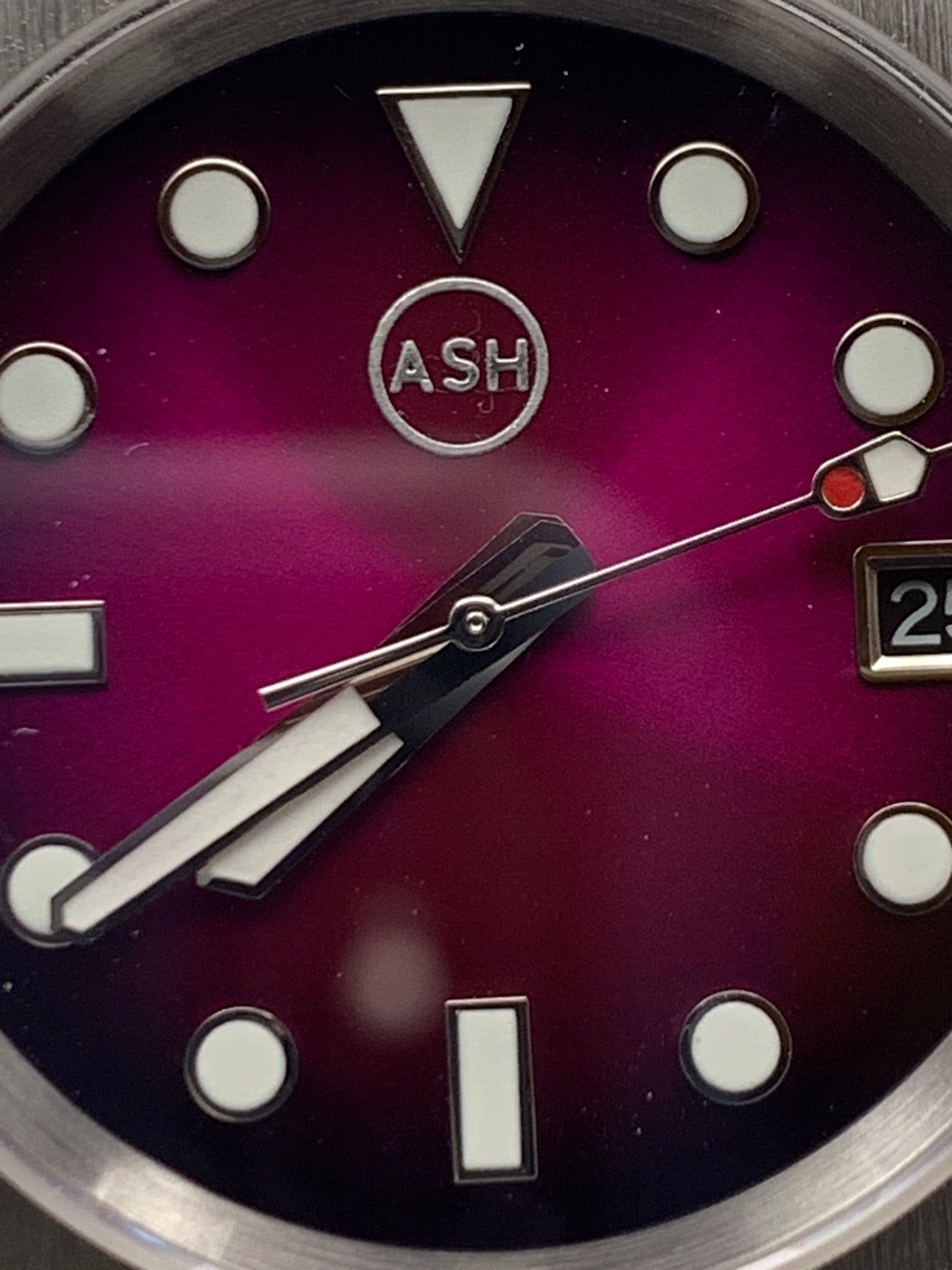 Lydia. Purpleburst dial. 38mm Stainless steel case. Sapphire crystal. Exhibition case back. NH35 automatic movement.