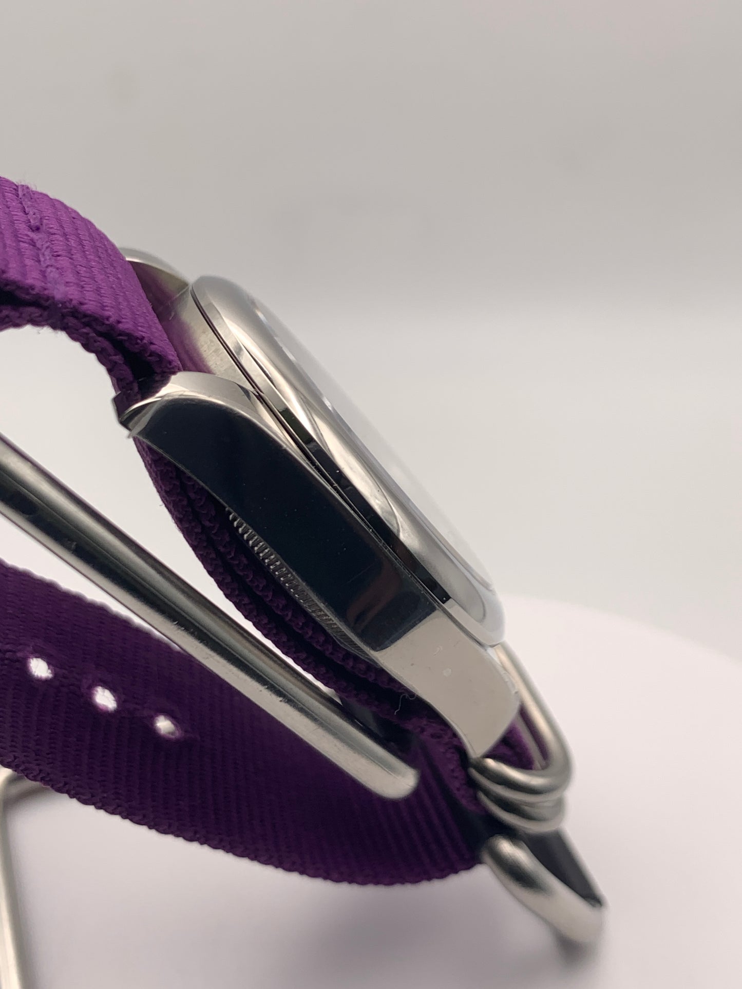 OGCola - Cherry. 39mm stainless steel. Sapphire crystal. Seiko NH35.