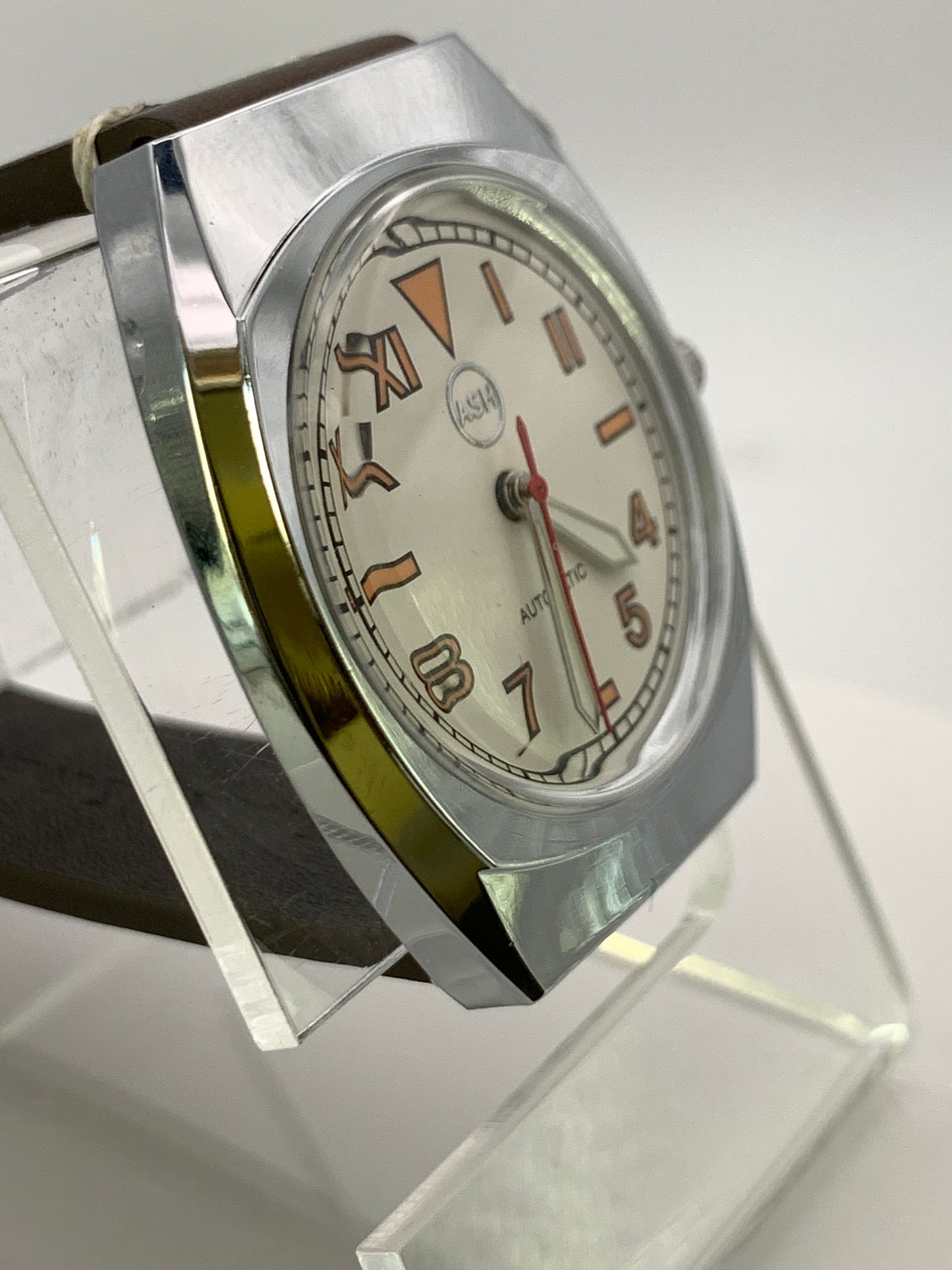 Neo-vintage collection. NOS 36mm Gruen case marriage. California dial.