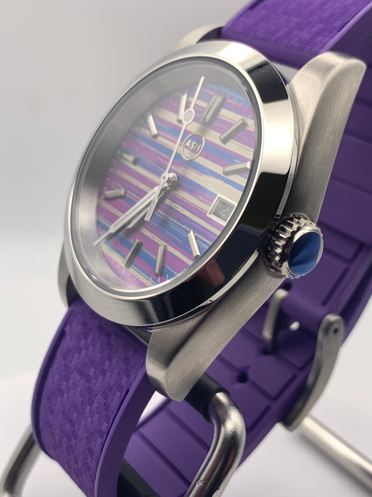Particle Accelerator. 39mm stainless steel case. Sapphire crystal. Seiko NH35 with black date wheel.