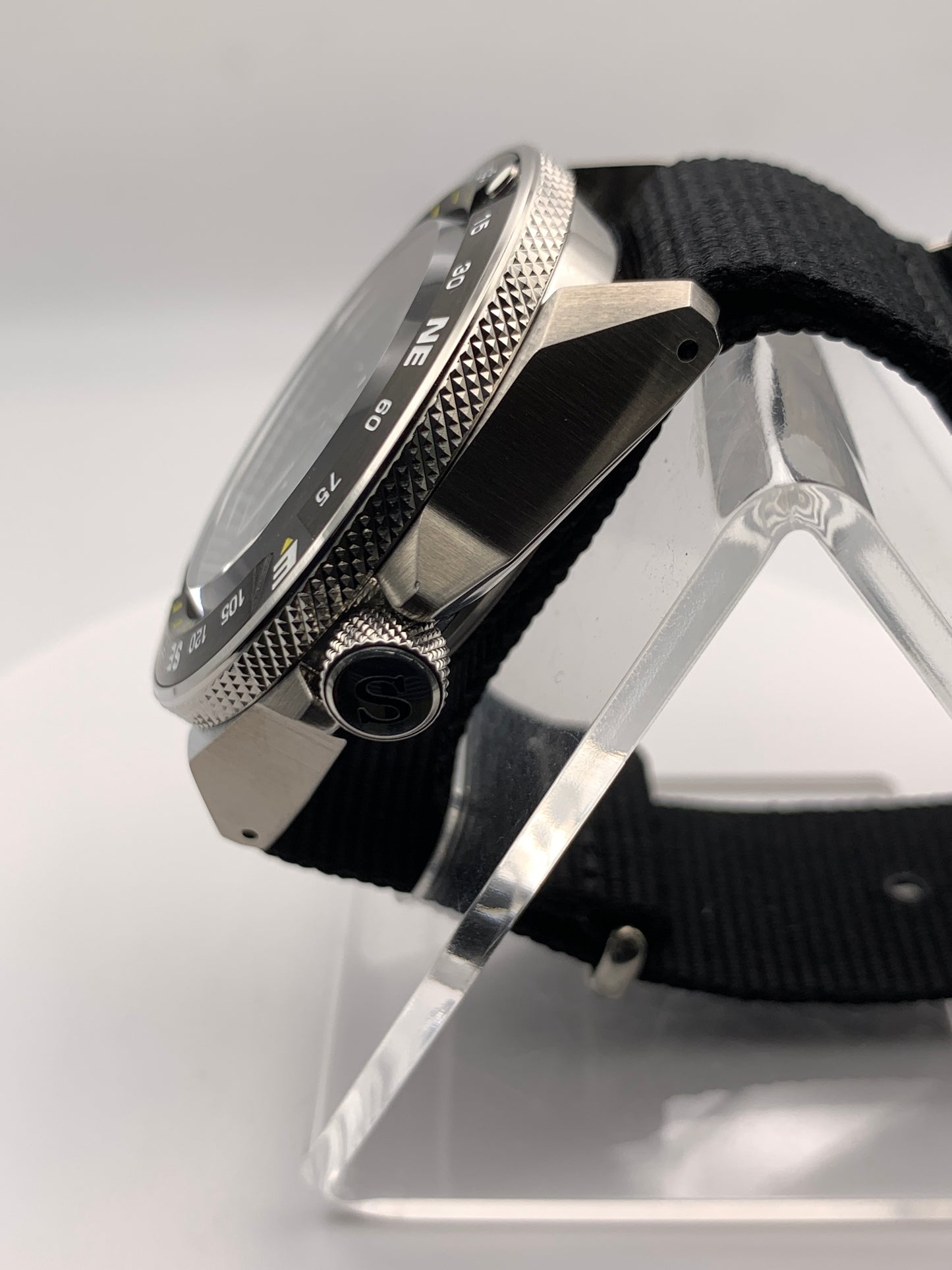 Ungoliant 1.1 - 44mm Stainless steel. Sapphire crystal. Seiko NH35.