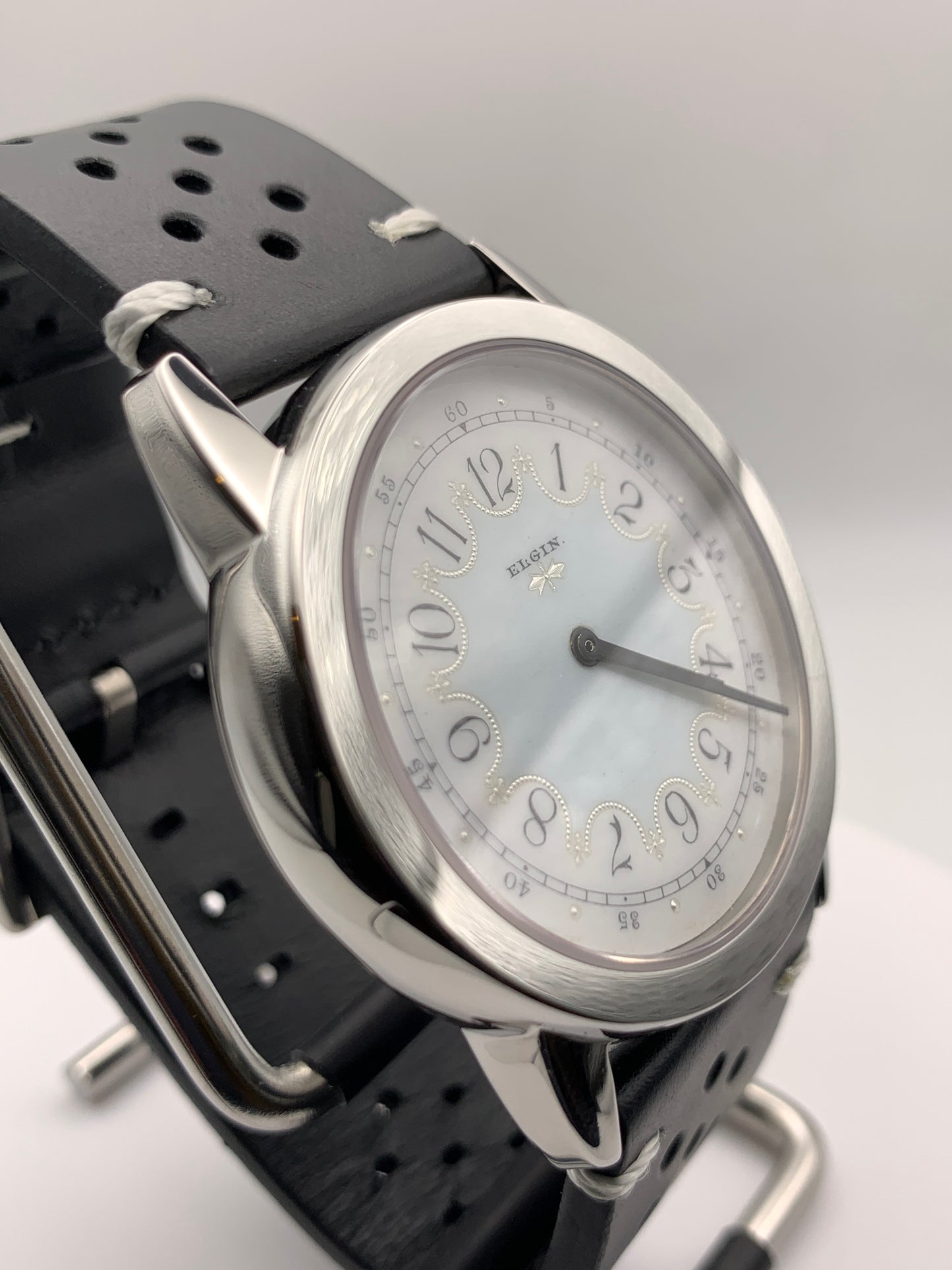 Grace 2. 42mm Stainless steel. Vintage Elgin enamel dial. Sapphire crystal. Miyota 2036 quartz.
