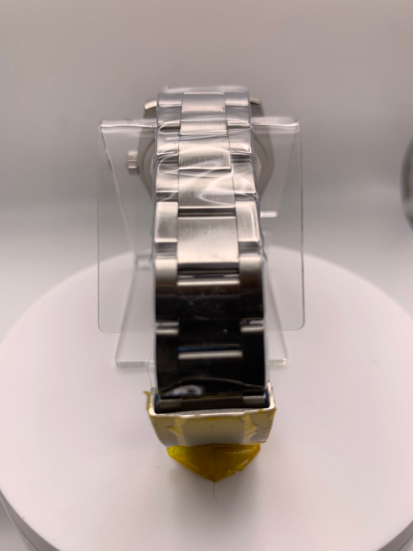 Sunbeam. 39mm stainless steel case and matching bracelet. Textured dial and unique handset. Sapphire crystal. NH38 automatic movement.
