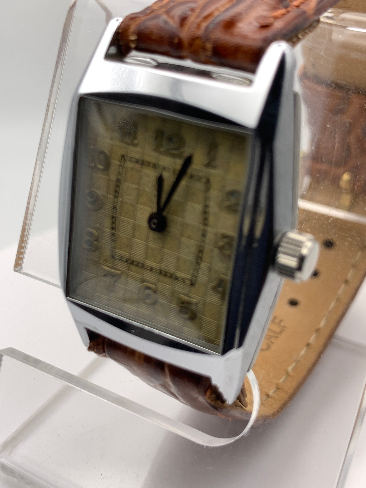 Feather 1.1 Vintage brass case and dial. Acrylic crystal. Miyota 2036 quartz movement.