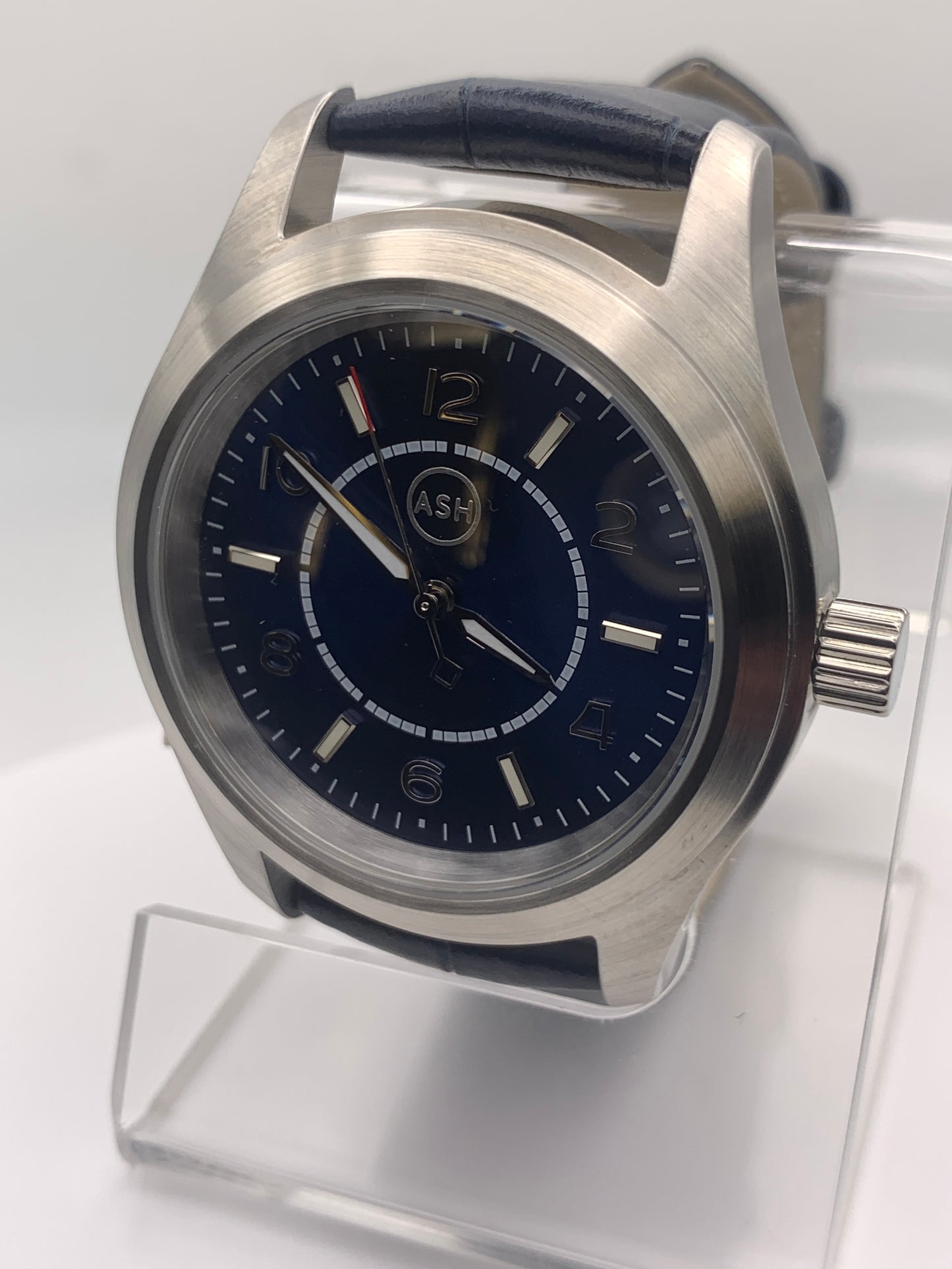 VC56 Field. 39mm Stainless steel case. Sapphire crystal. NH38 automatic movement.