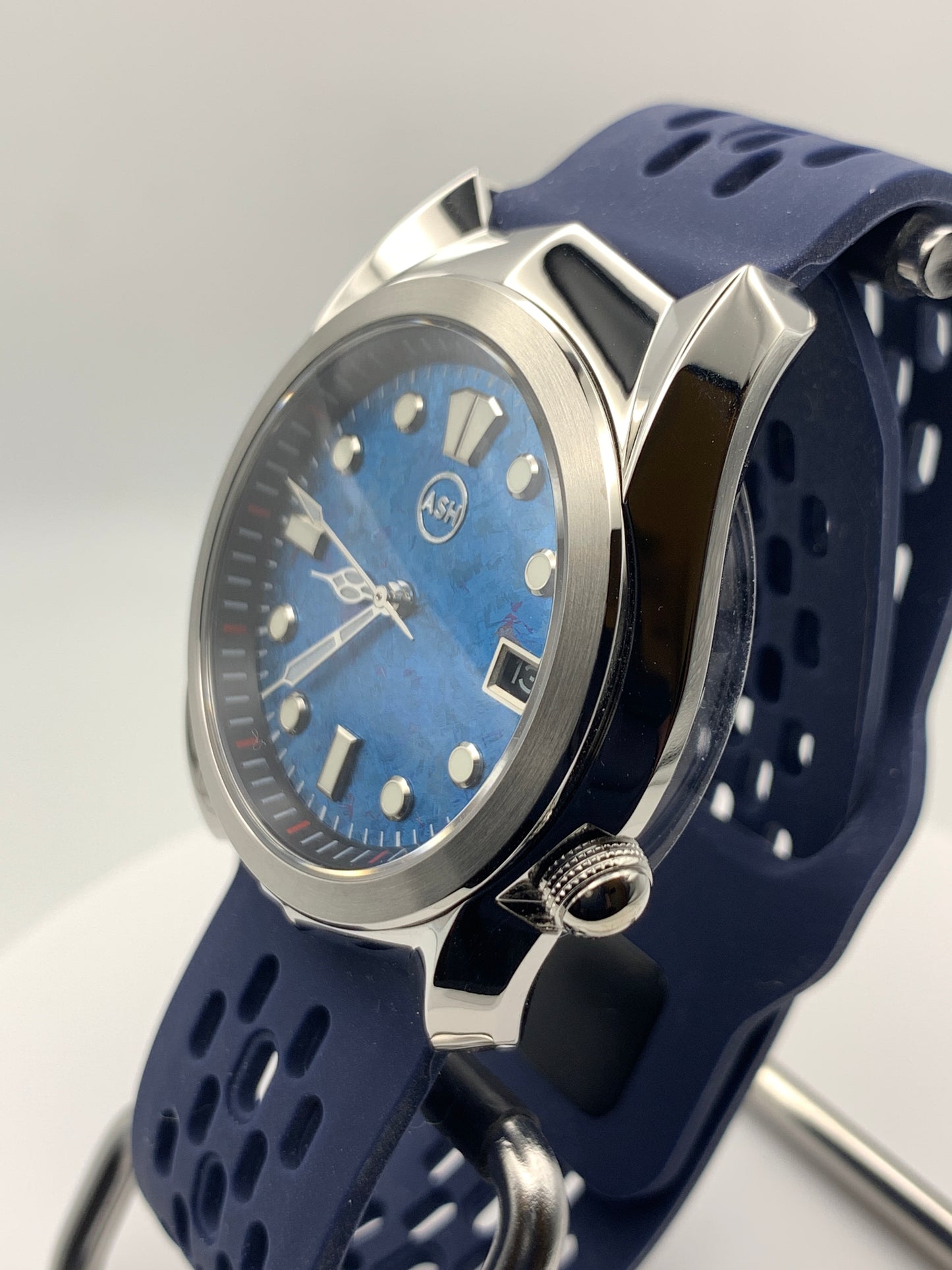 Miles. 39mm Stainless Steel case. AR coated sapphire crystal. Crystal titanium dial. Seiko NH35 automatic.