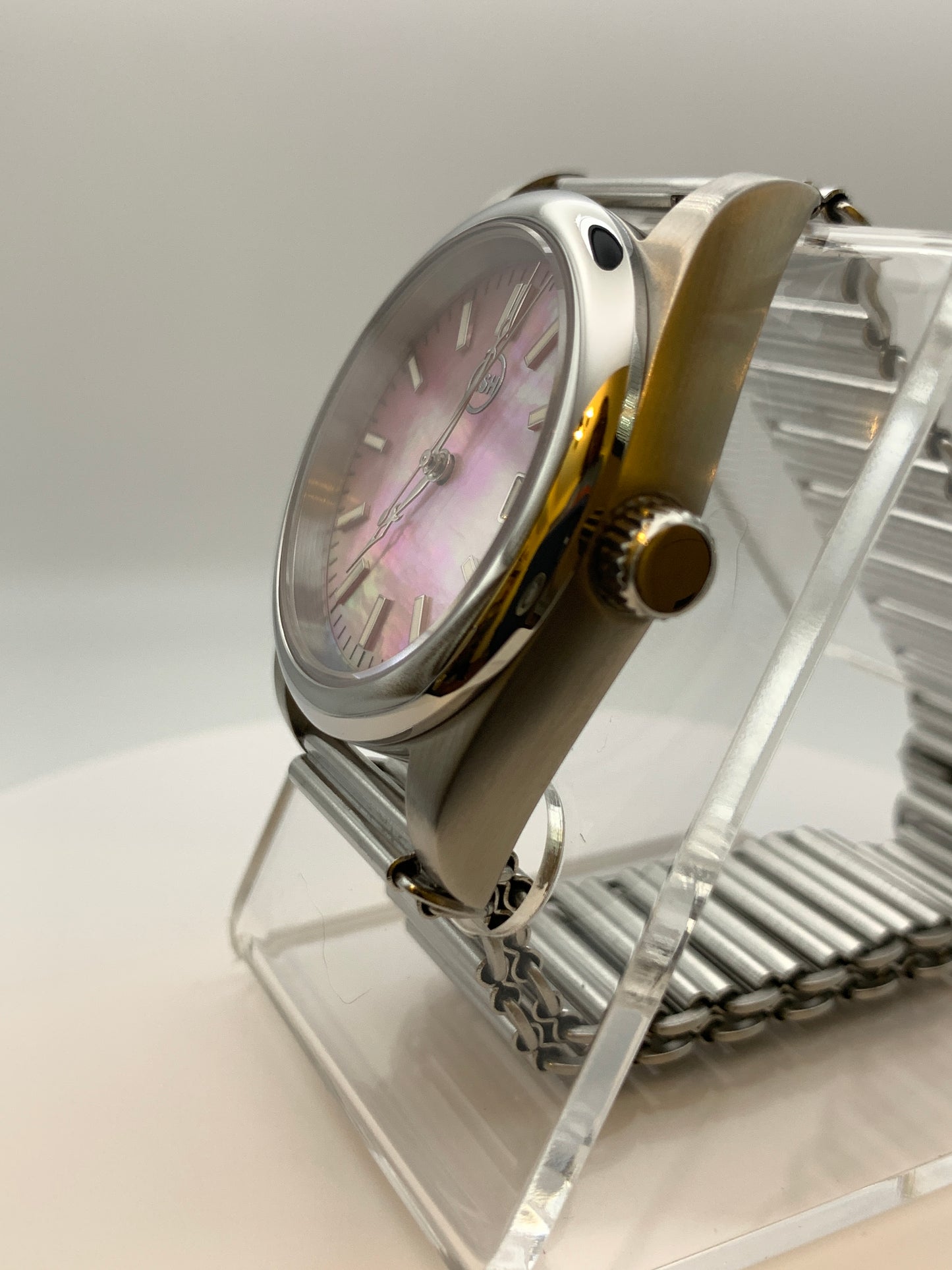 First Light. 36mm Stainless steel case. Beautiful MOP dial. Sapphire crystal. NH35 automatic movement. Bonklip.