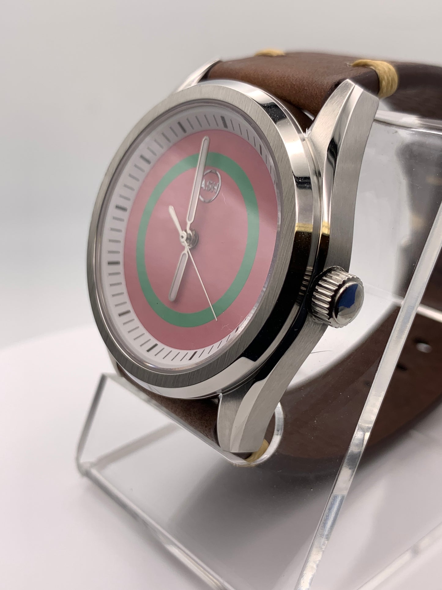 Watermelon. 40mm Stainless steel case. Sapphire crystal. Screw down crown and case back. NH38 automatic movement.