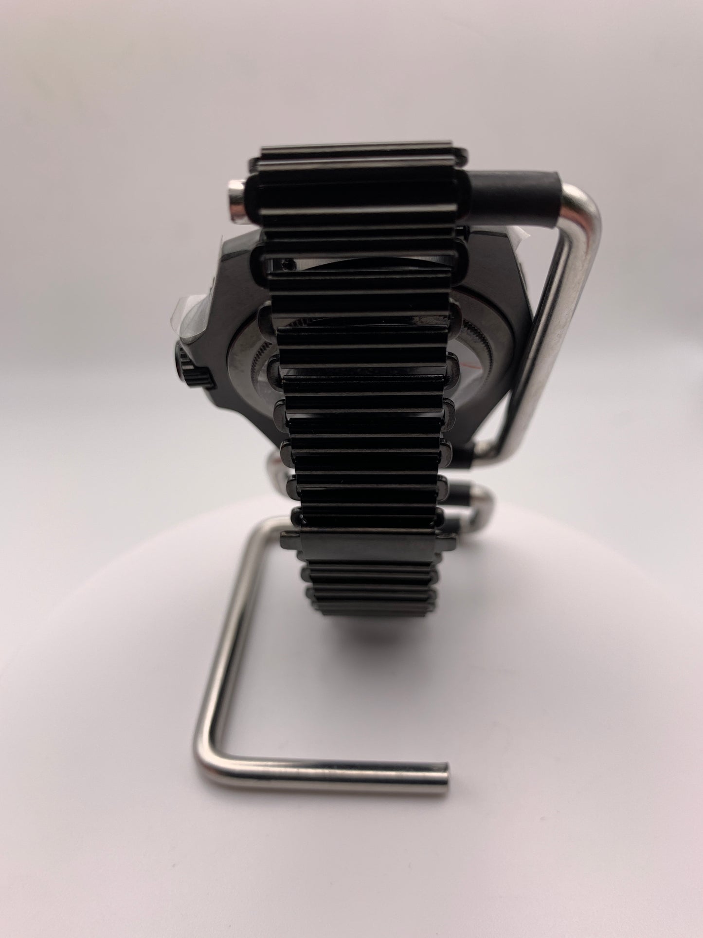Neritic. 40mm PVD coated stainless steel case. Sapphire crystal. Seiko NH35.