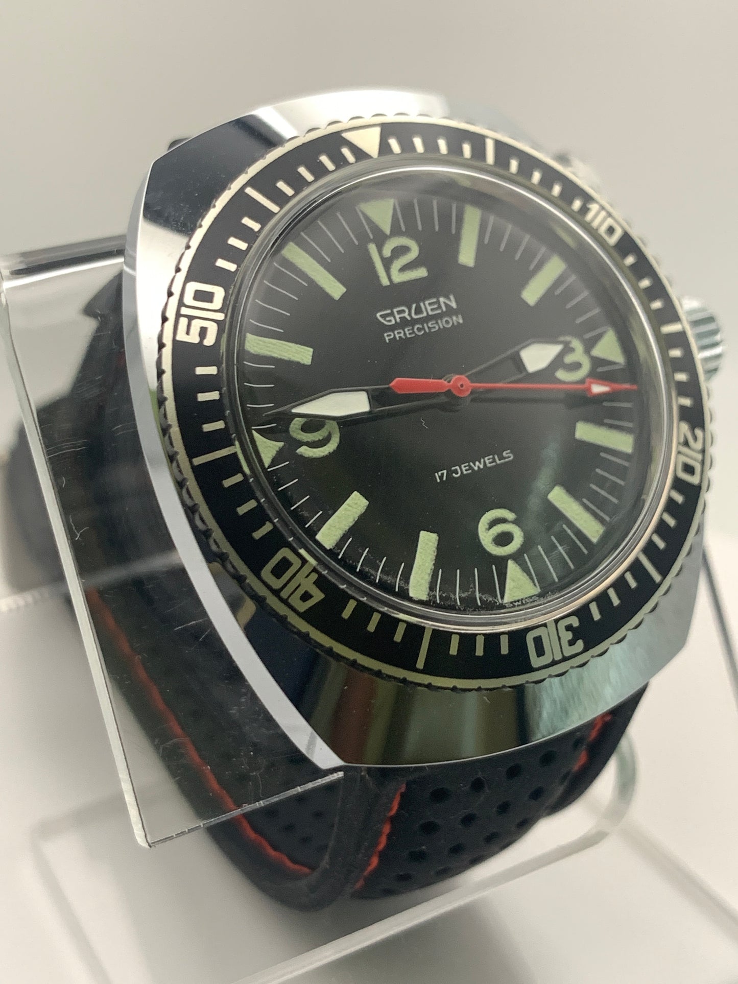NOS 37mm Gruen Case and Dial. 2 Rubber straps included.