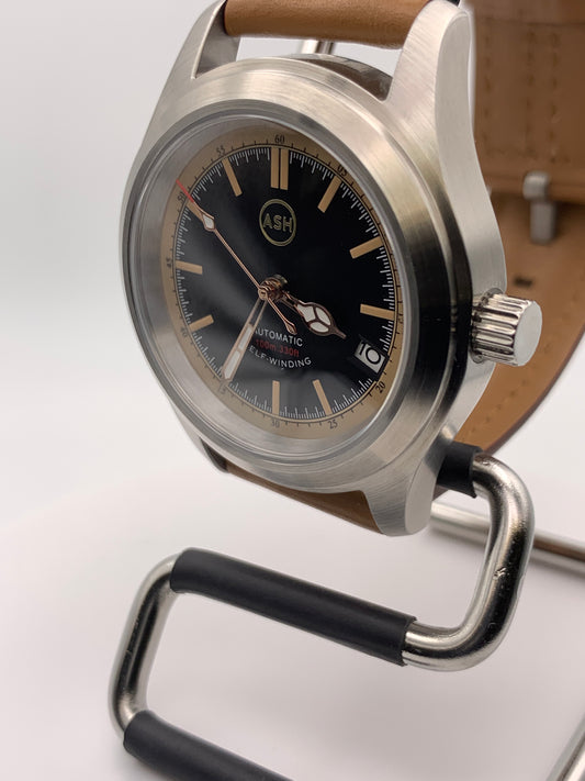 Bluto. 39mm Stainless steel case. Sapphire crystal. NH35 automatic.