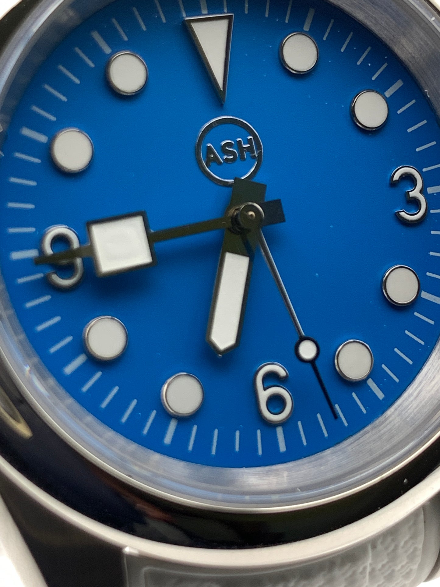 Geometry Lesson. 39mm Stainless steel case.  Sapphire crystal. Seiko NH38.