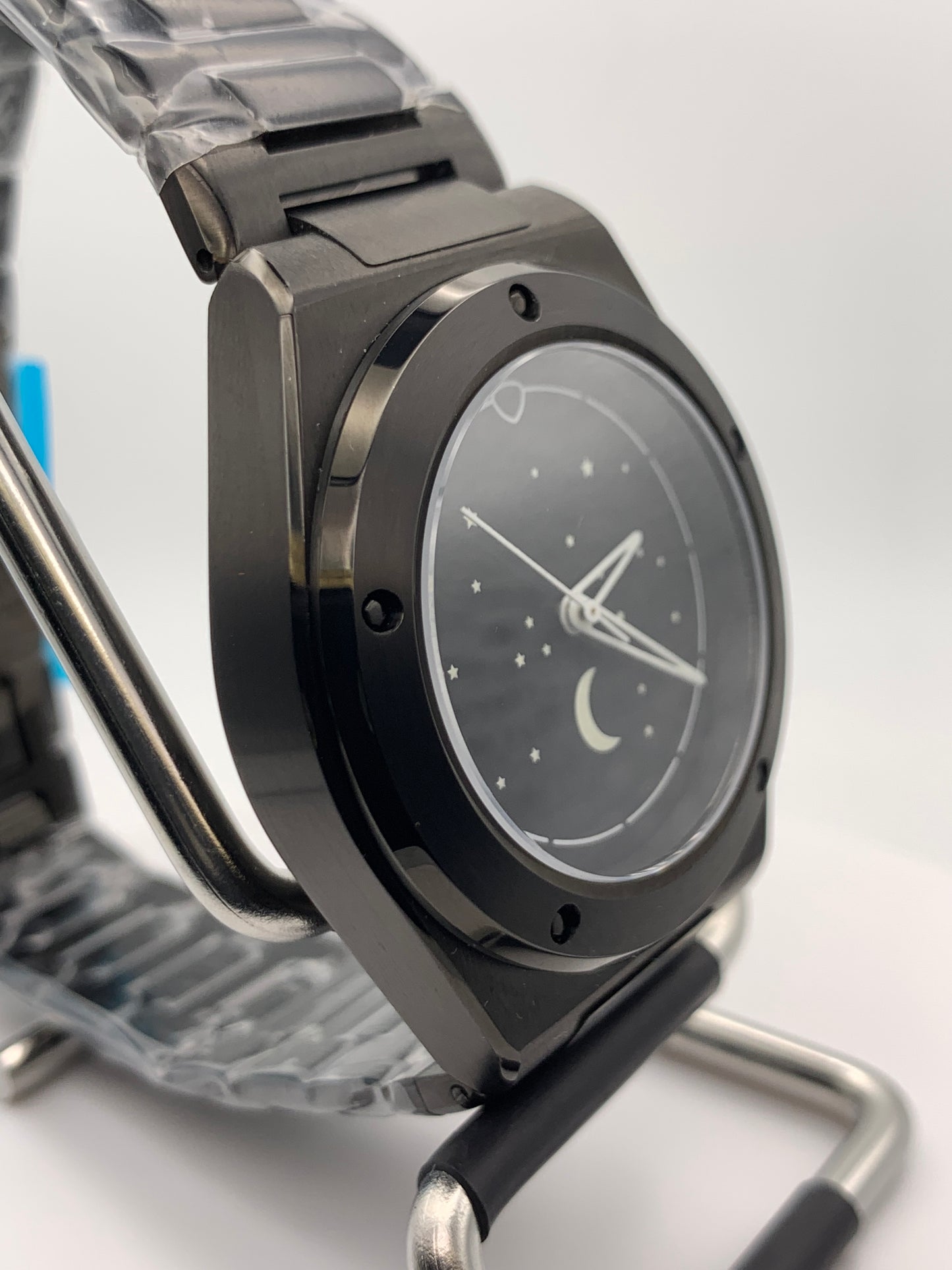 Stars and moon. PVD case and bracelet.