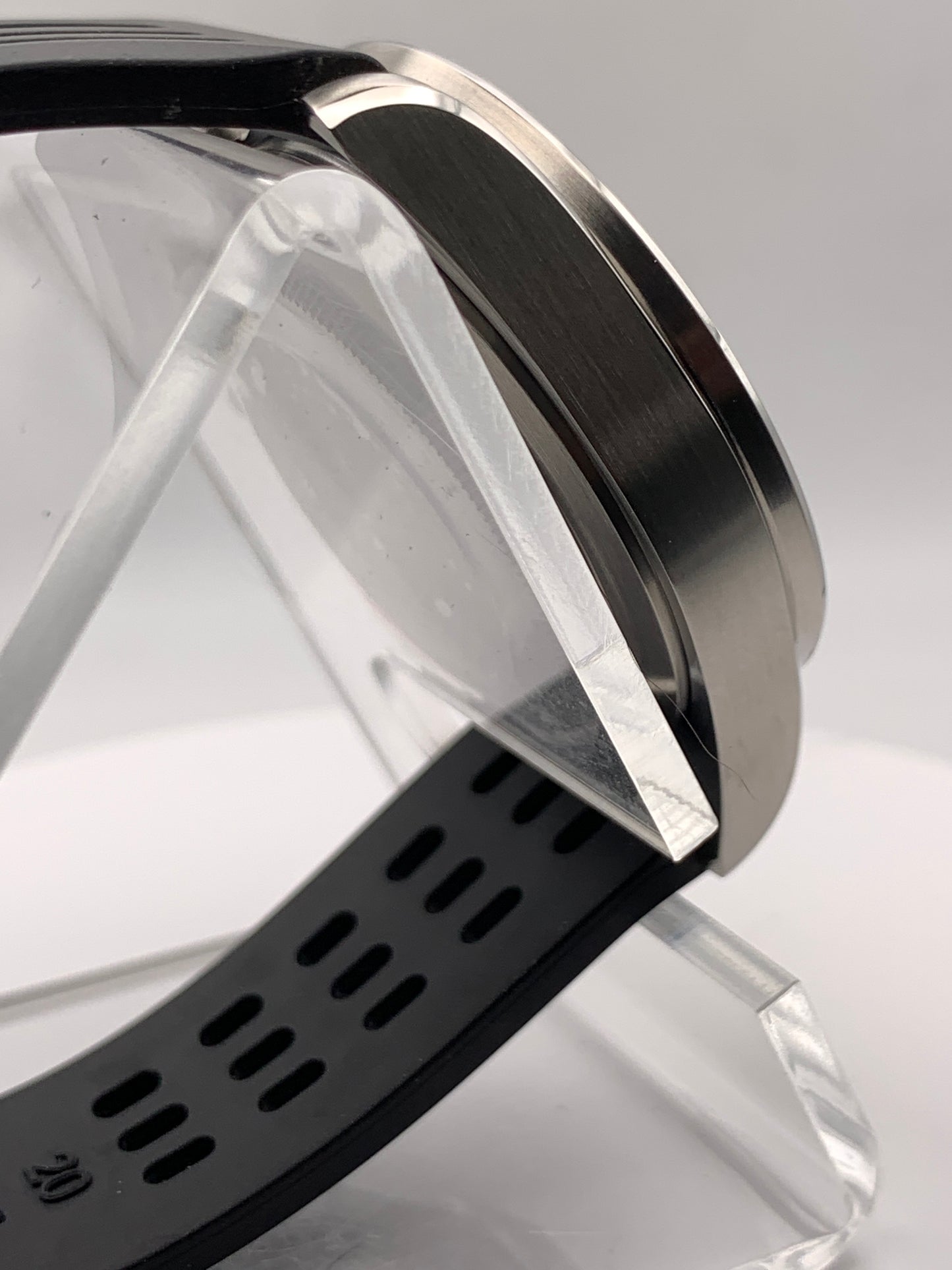 Vibe 1655 version 1.1 - 40mm Stainless steel GMT case. Sapphire crystal. NH34 movement.