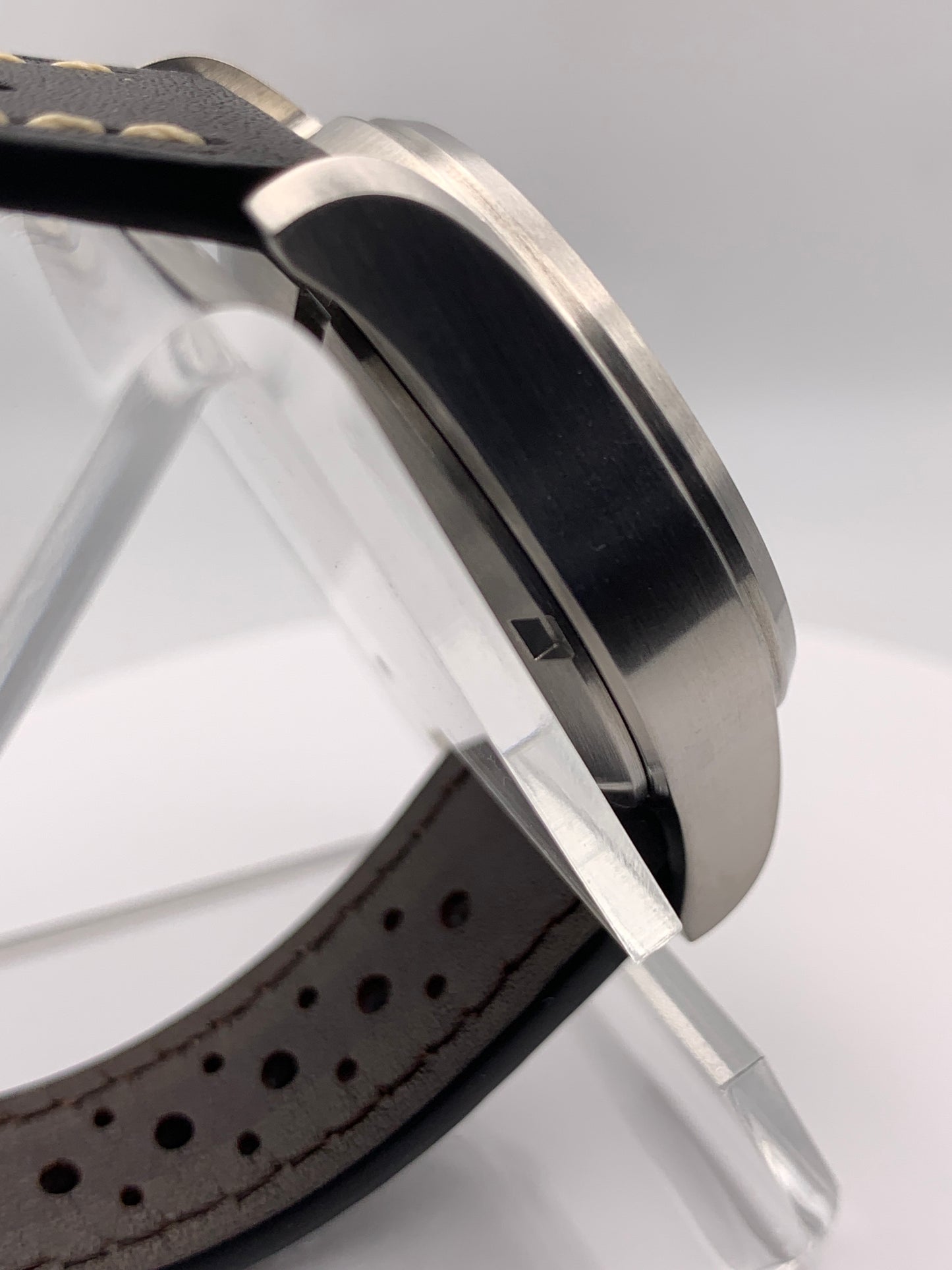 Tin Man. Unique vintage dial. 36mm stainless steel case. Sapphire crystal. VH31 quartz movement with sweeping seconds hand.