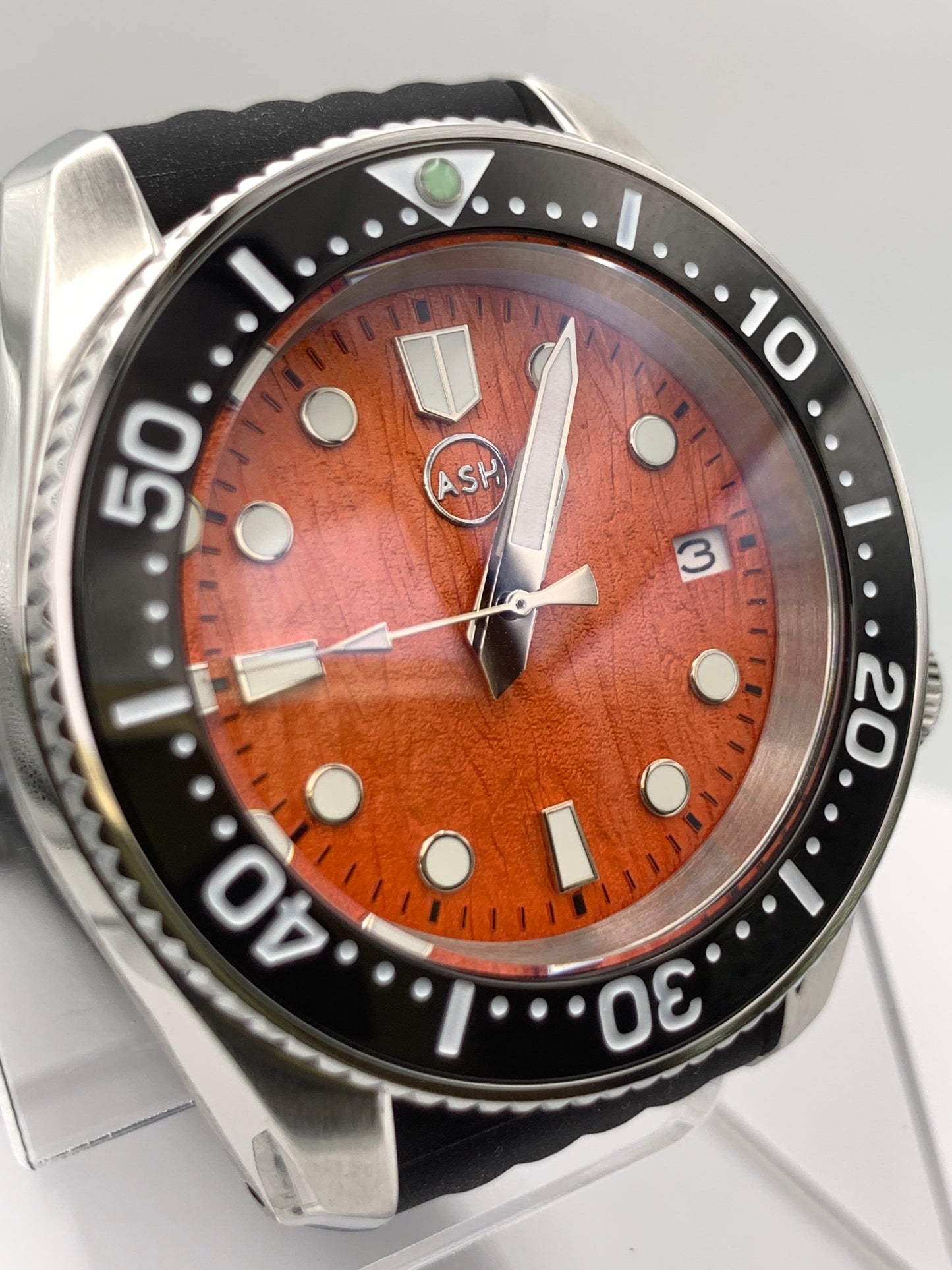 Orange Textured Dial. Diver Style. 42mm cushion case.