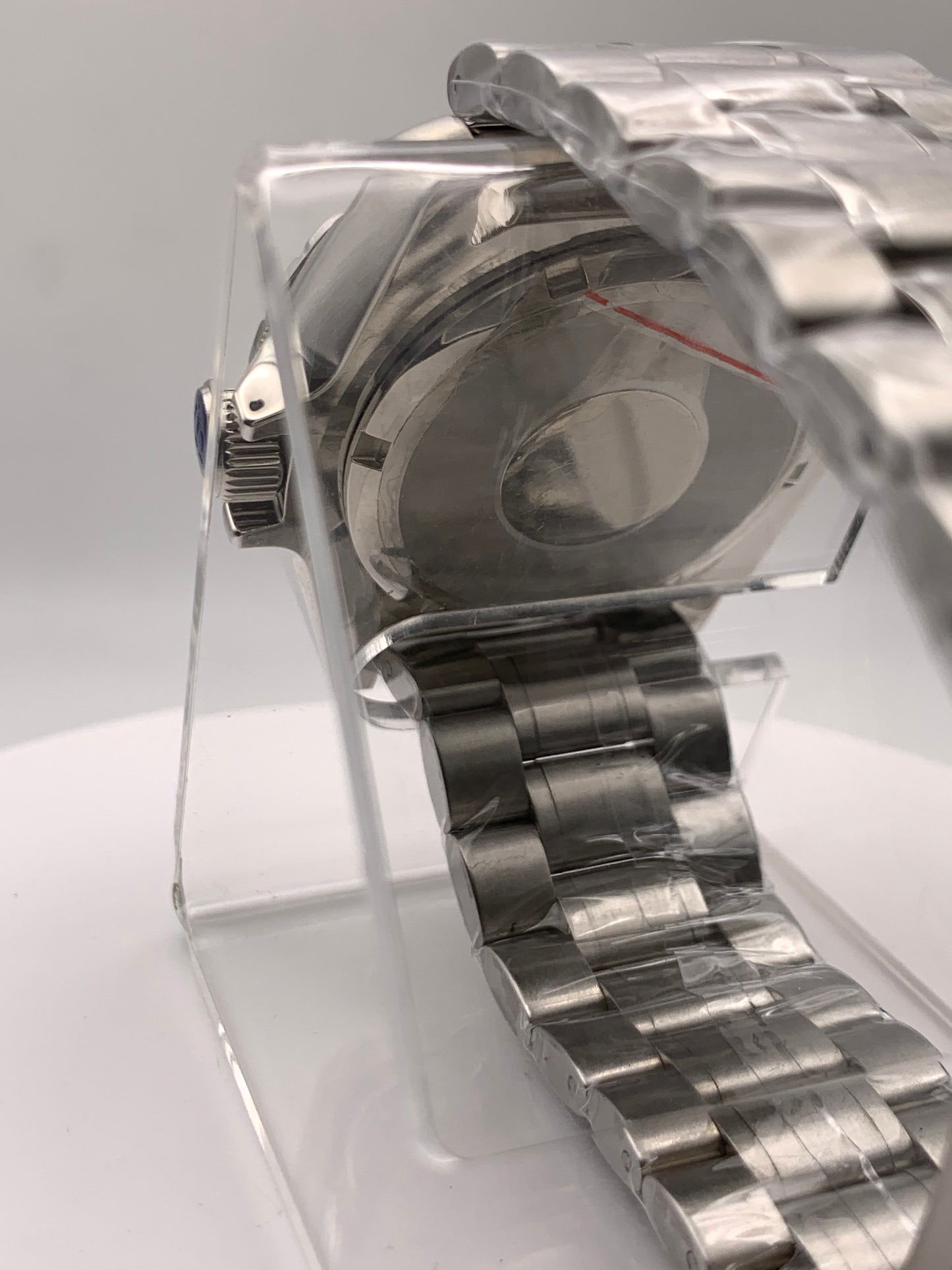 Indra’s Net. 41mm Stainless steel case.  Sapphire crystal. Seiko NH38.