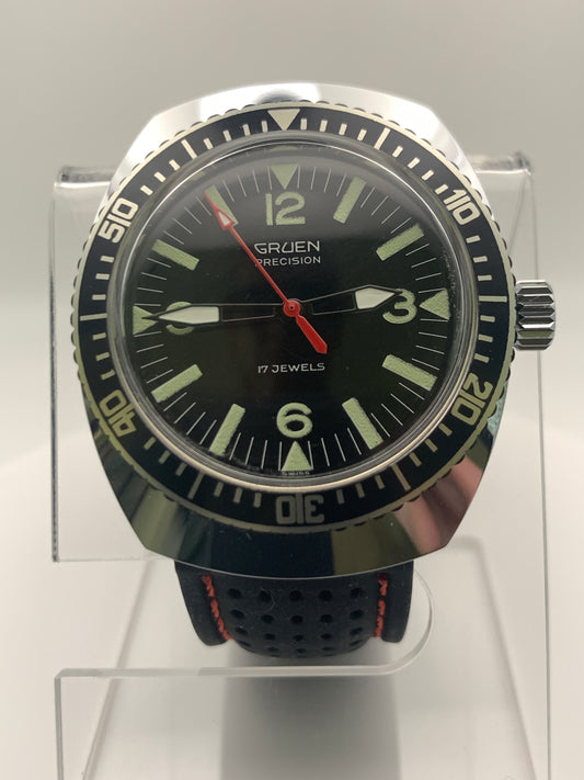 NOS 37mm Gruen Case and Dial. 2 Rubber straps included.