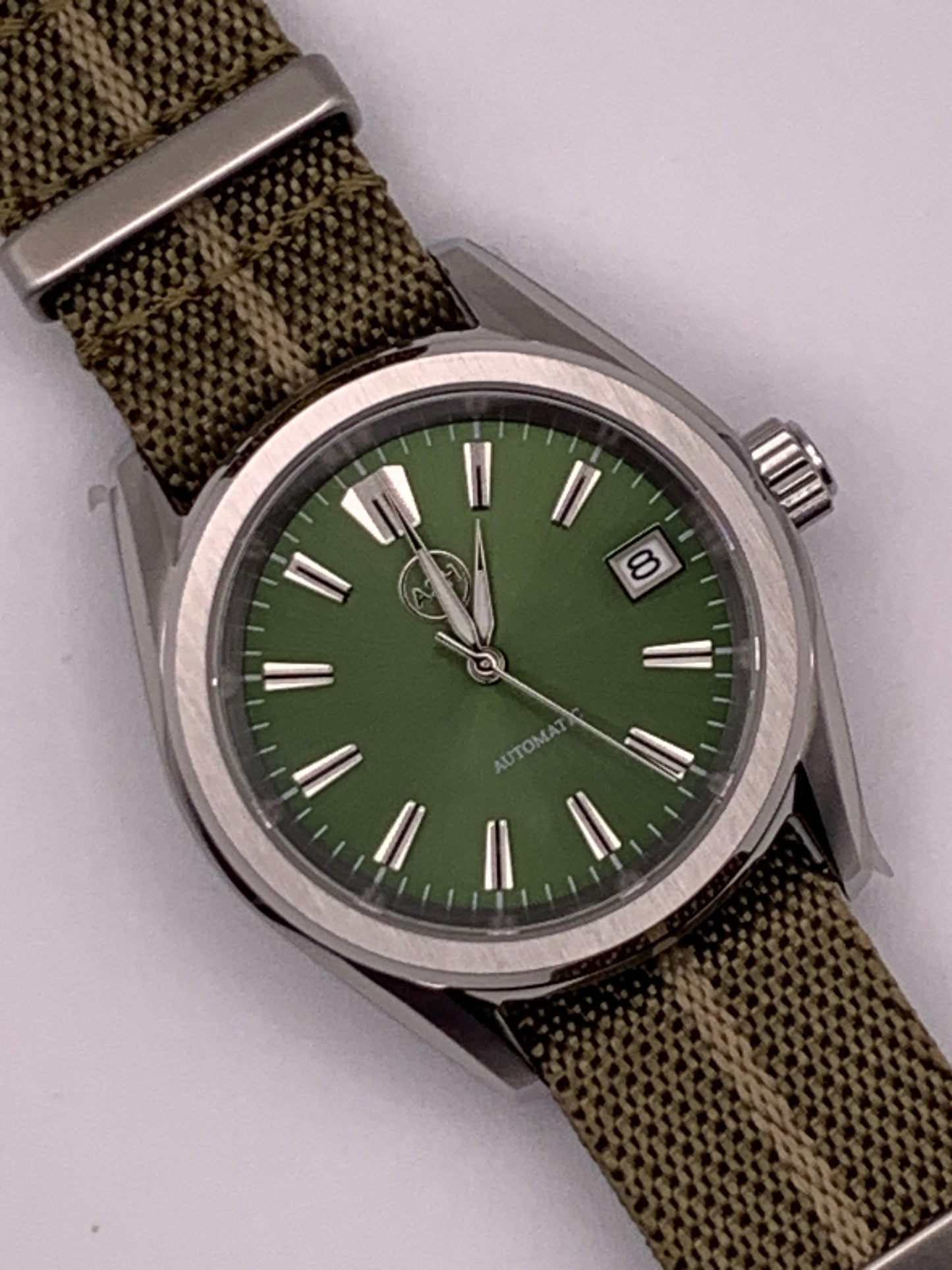 Ithilien. 38mm Stainless steel case. Sapphire crystal. Seiko NH35.
