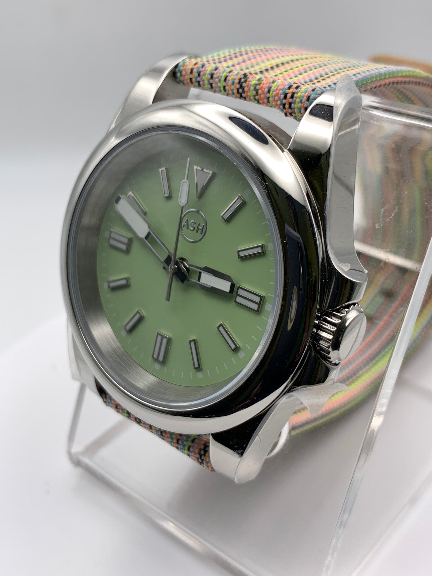 Minty 2. 39mm Stainless steel. Sapphire crystal. Seiko NH38. Matching bracelet and two straps included.