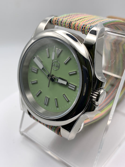 Minty 2. 39mm Stainless steel. Sapphire crystal. Seiko NH38. Matching bracelet and two straps included.
