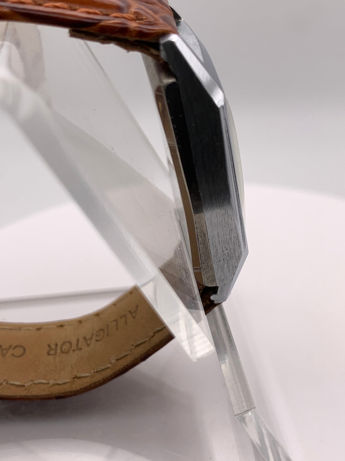 Feather 1.1 Vintage brass case and dial. Acrylic crystal. Miyota 2036 quartz movement.