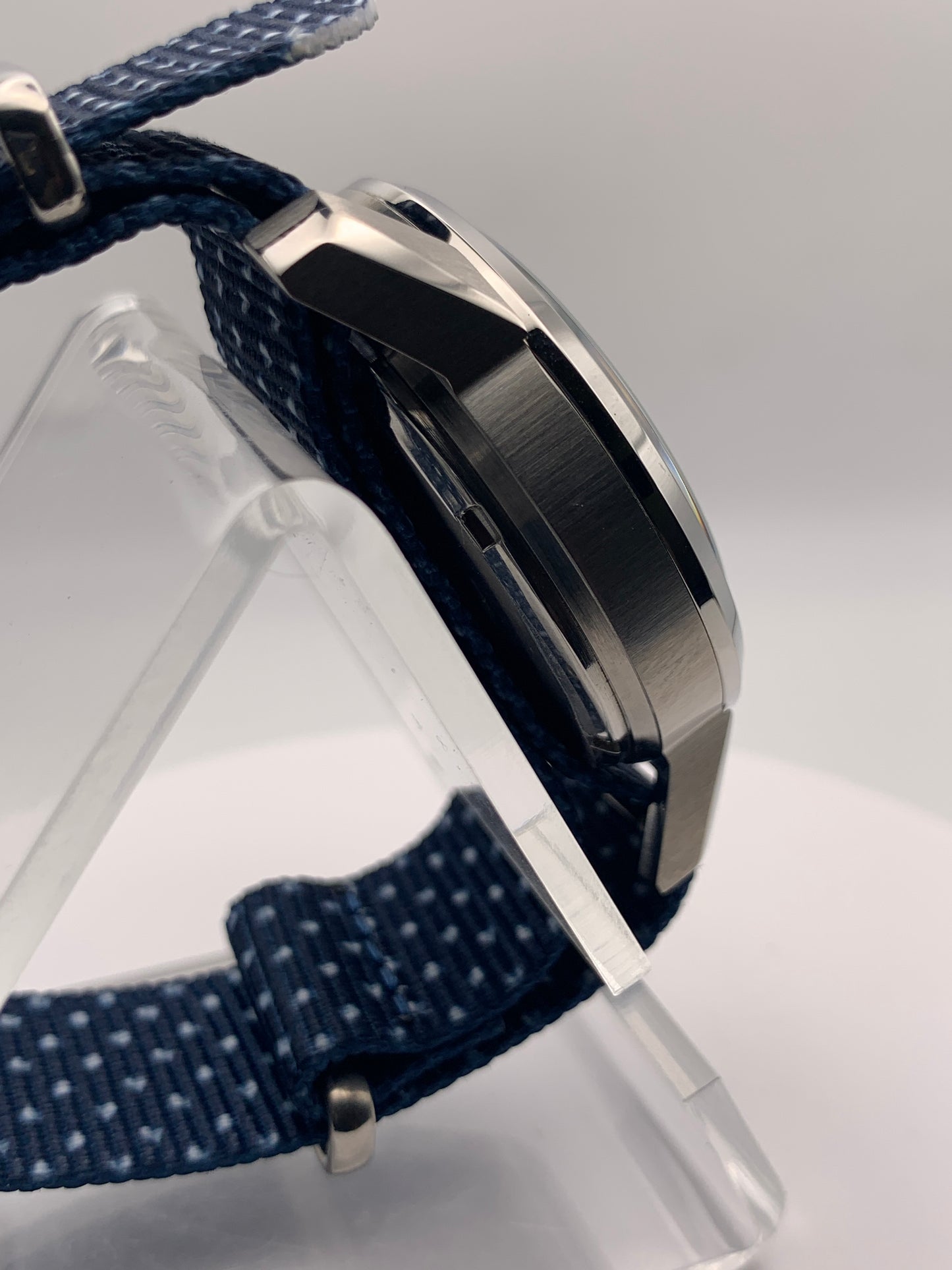 Dress Shirt. 41mm Stainless steel case. Domed K-1 glass crystal. Seiko NH38.