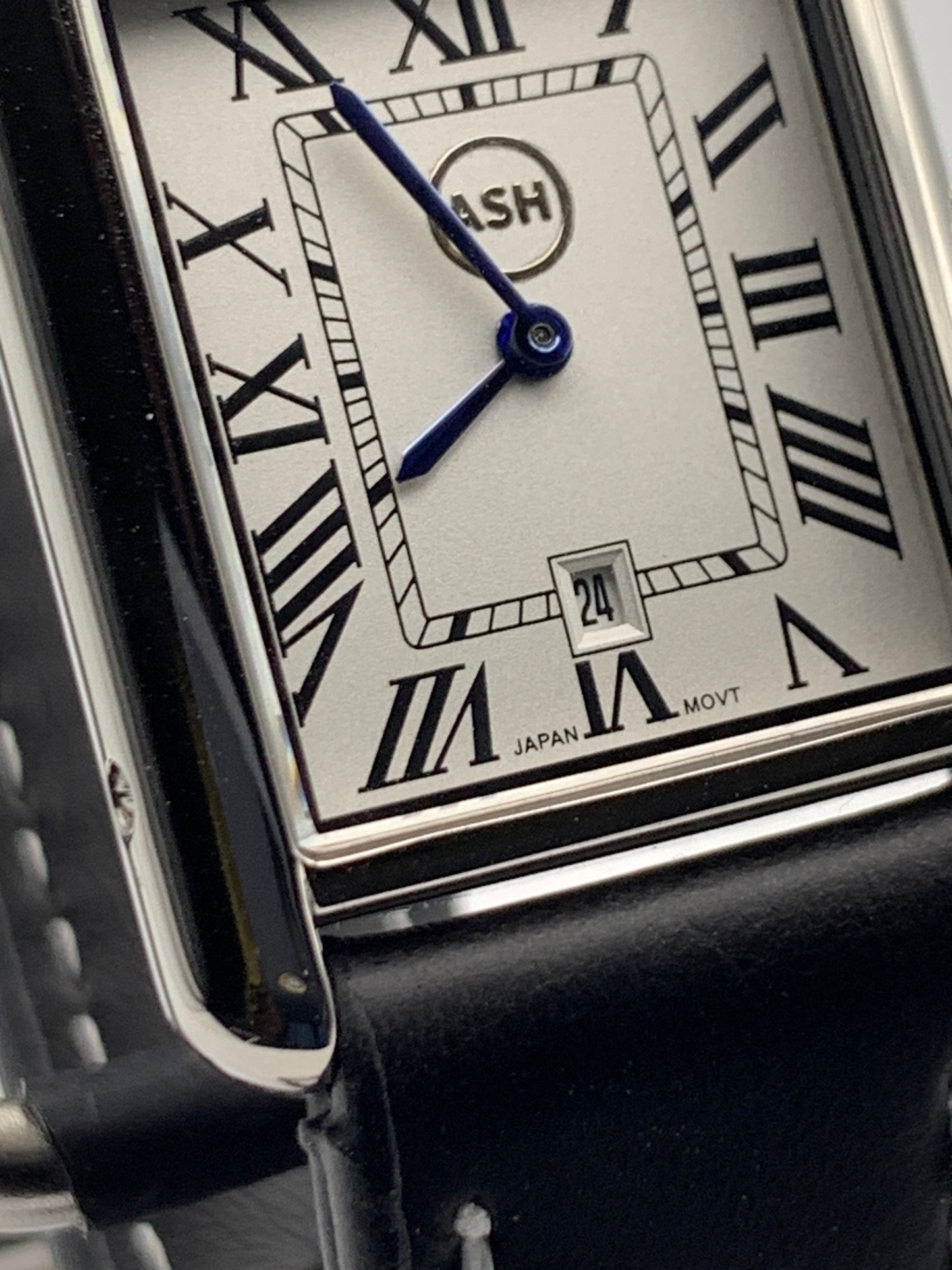 Well Rounded 1.1 - 8.7mm thick. 26mm stainless steel case. 34mm lug to lug. Seiko VJ24 quartz movement.