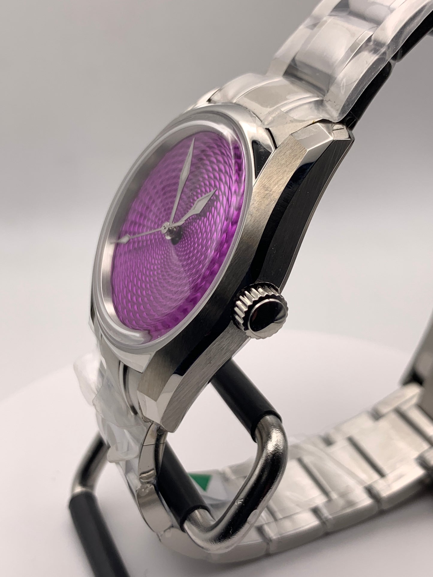 Brandy. 38mm Stainless steel. Double dome sapphire with AR. Seiko NH38.