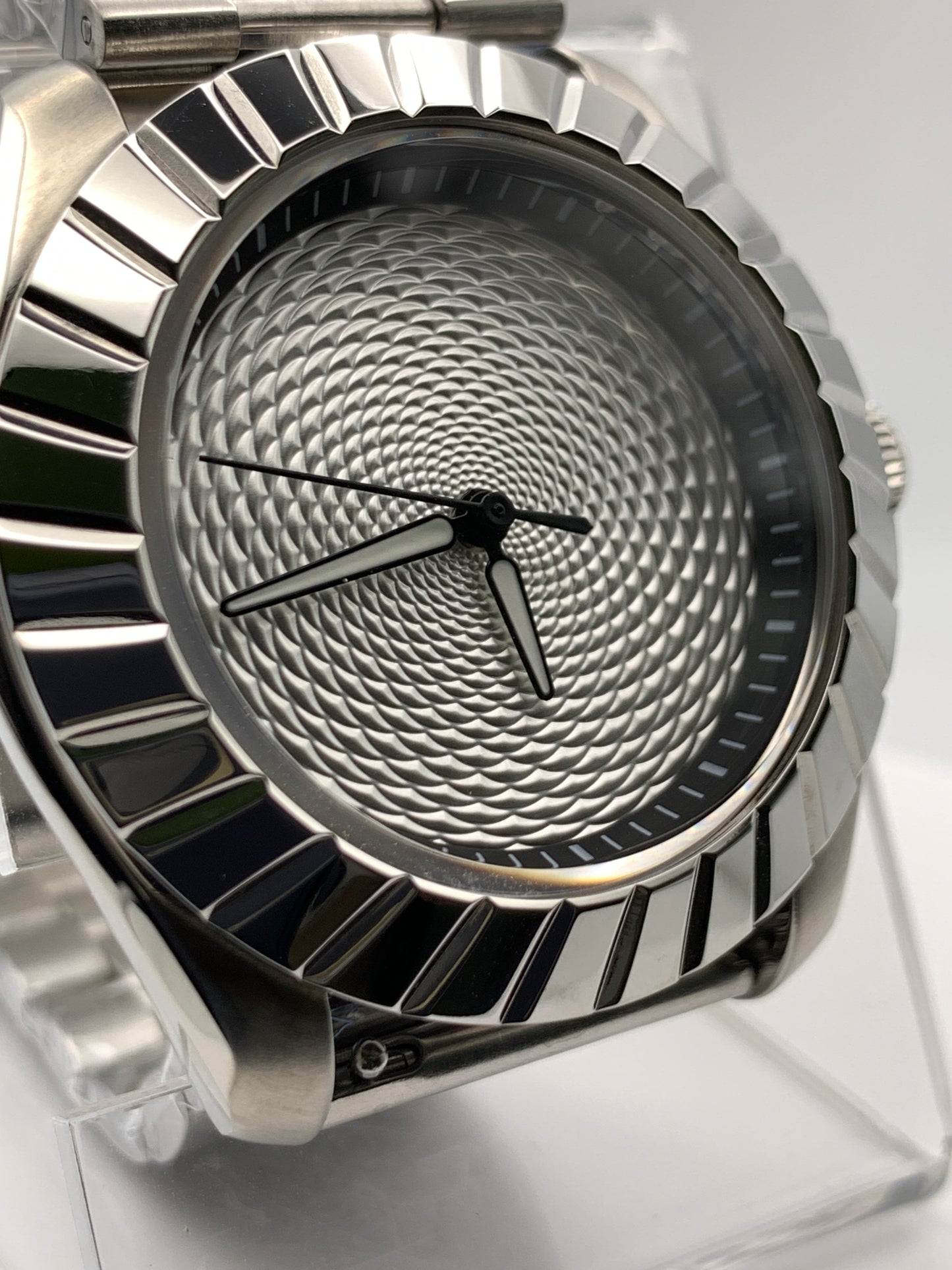 Indra’s Net. 41mm Stainless steel case.  Sapphire crystal. Seiko NH38.