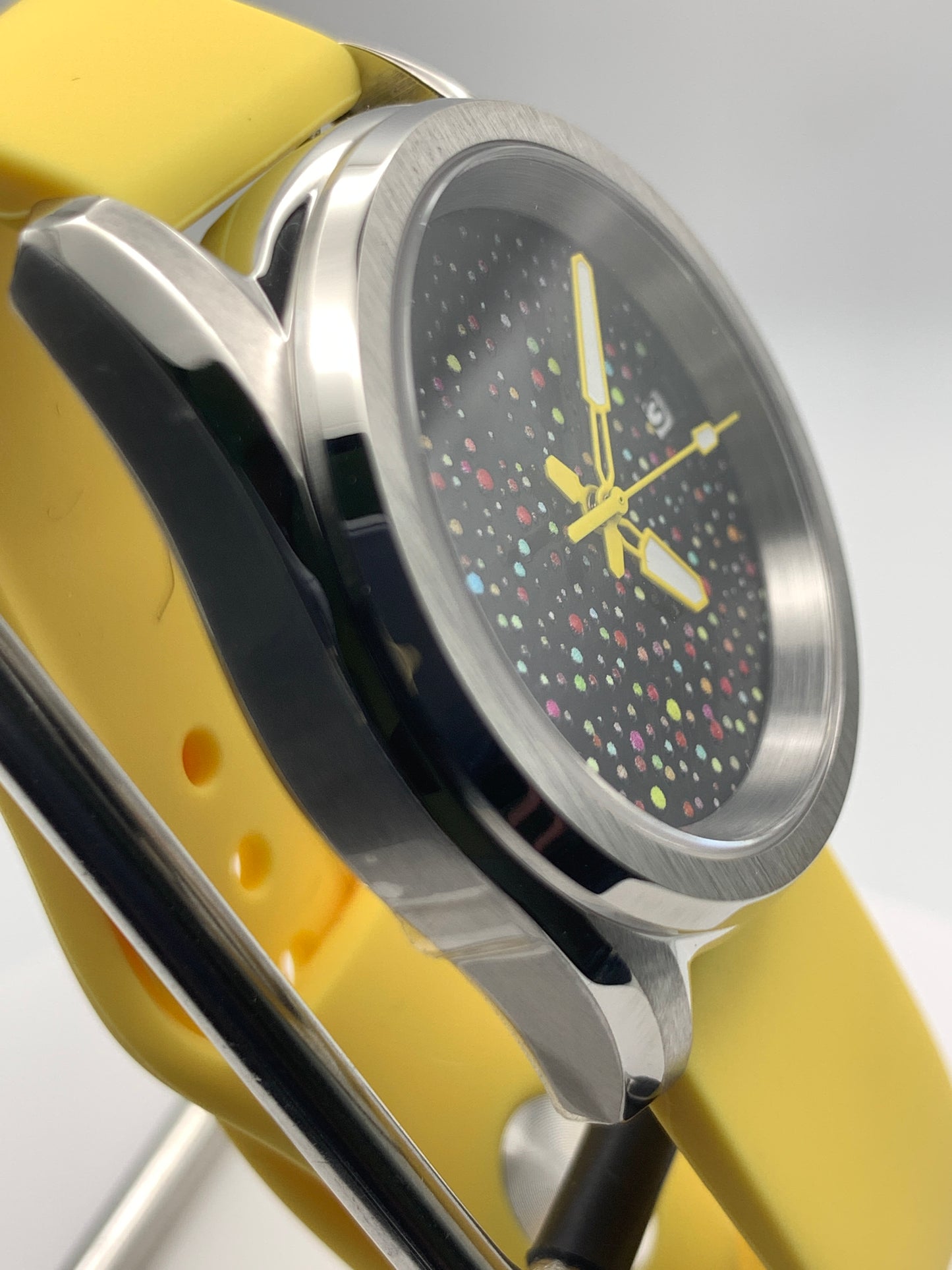 Pick a Mix. 38mm stainless steel. Sapphire crystal. Seiko NH35. 100m water resistance.